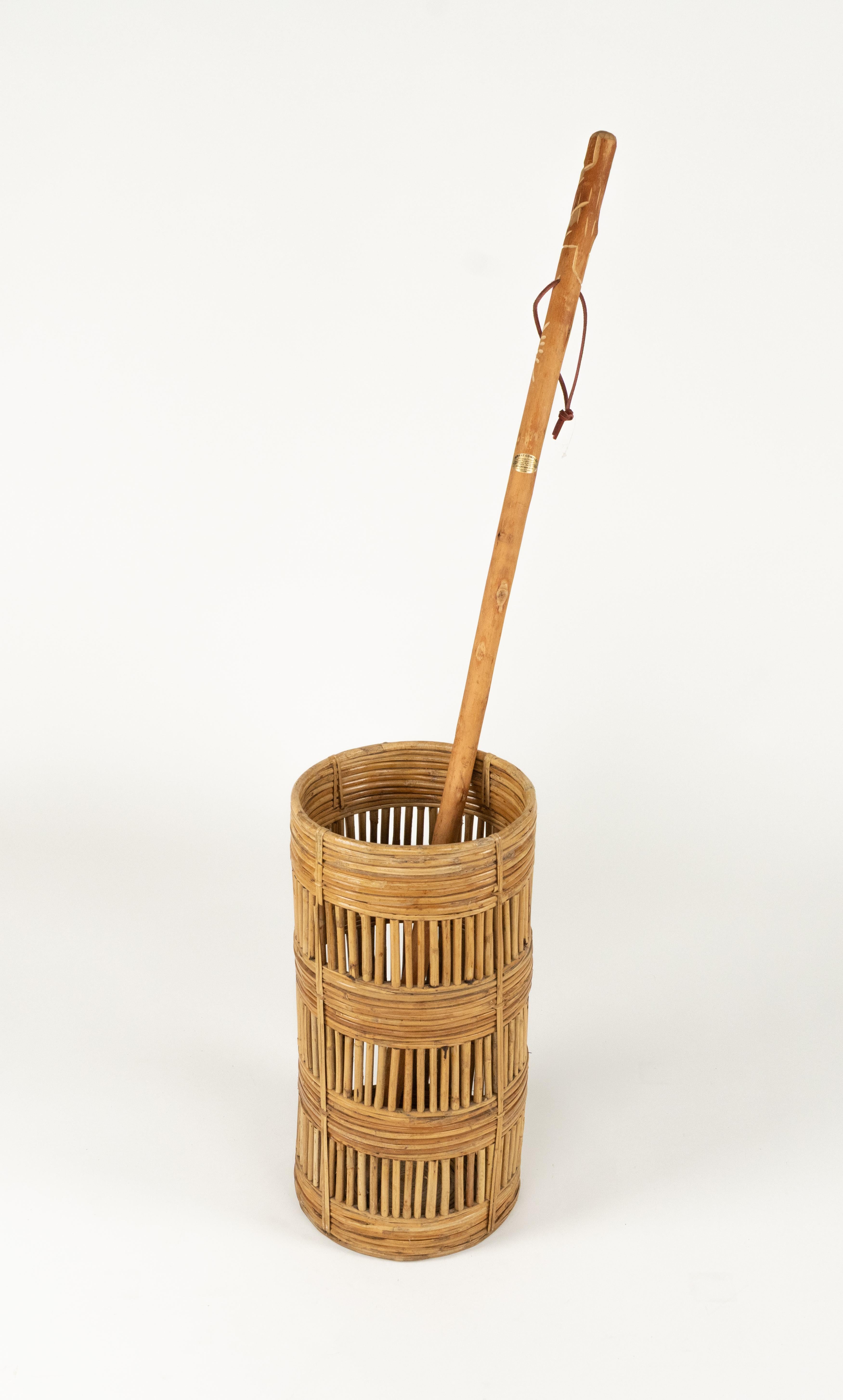 Fin du 20e siècle Porte-parapluies cylindrique en rotin et bambou, Italie, années 1970 en vente