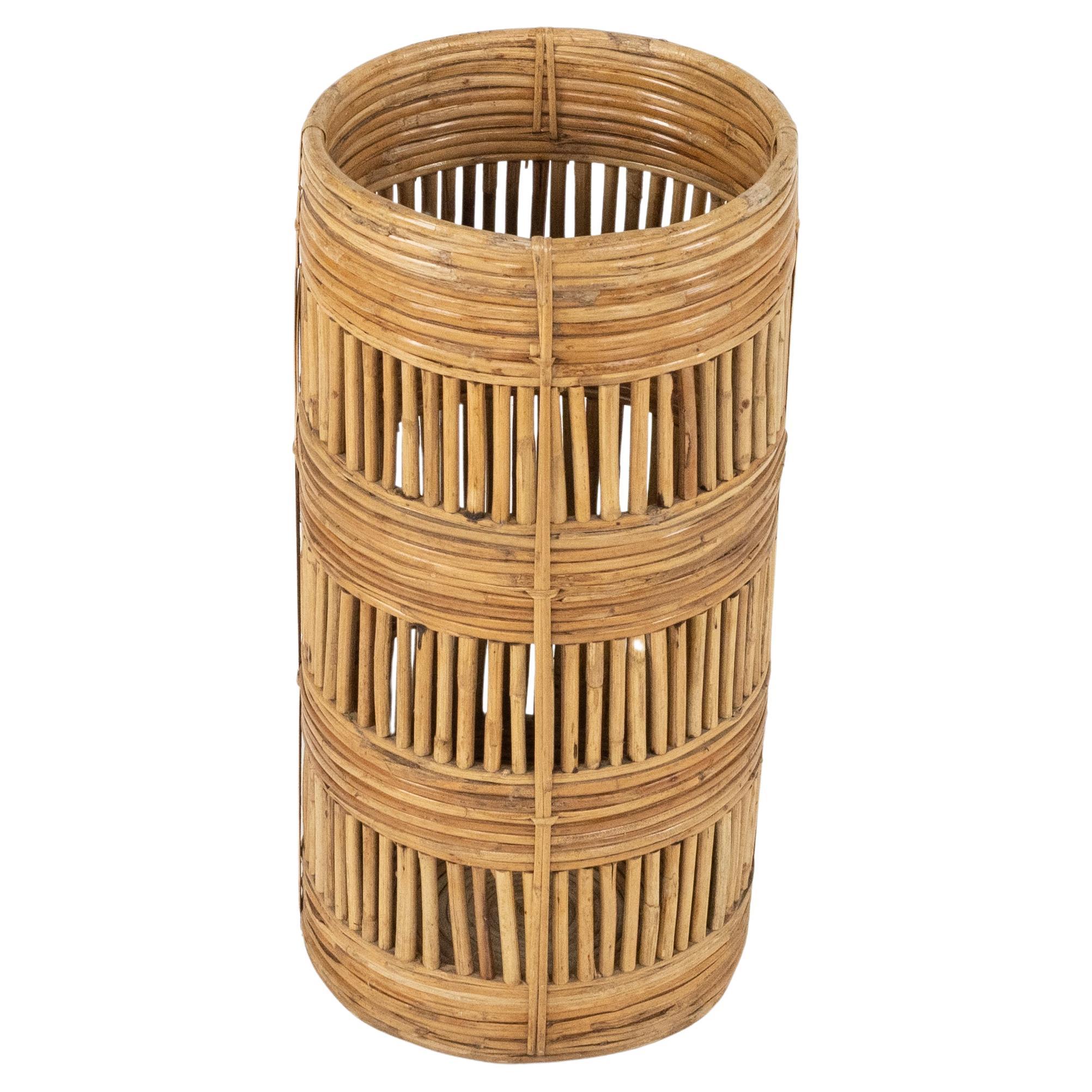 Porte-parapluies cylindrique en rotin et bambou, Italie, années 1970 en vente