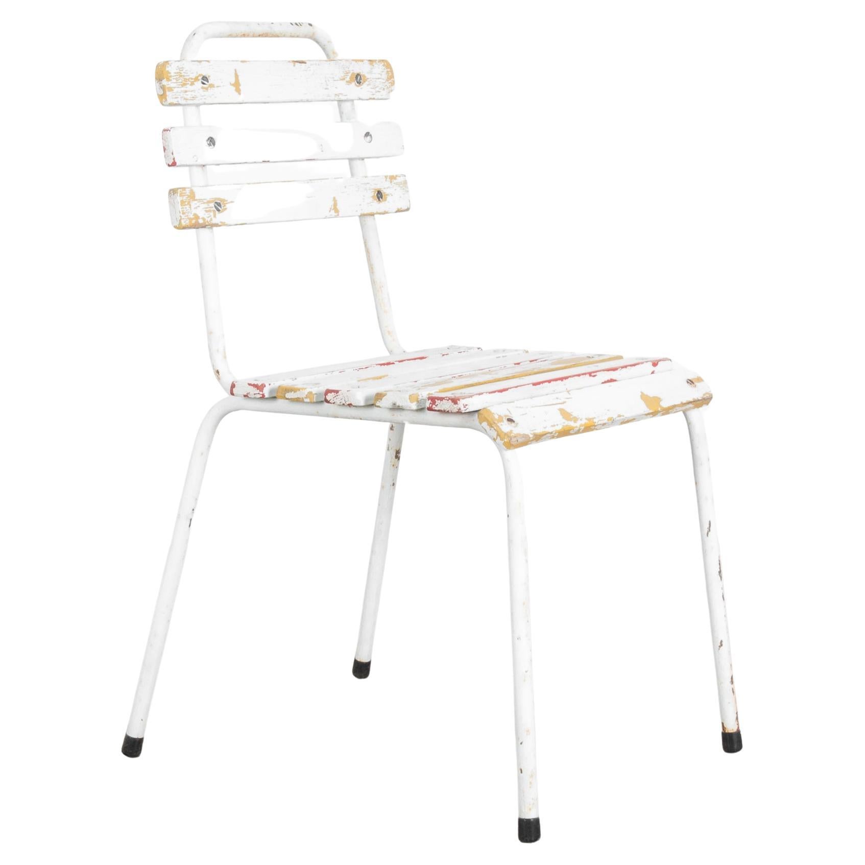 Chaise en métal blanc tchèque du milieu du siècle en vente