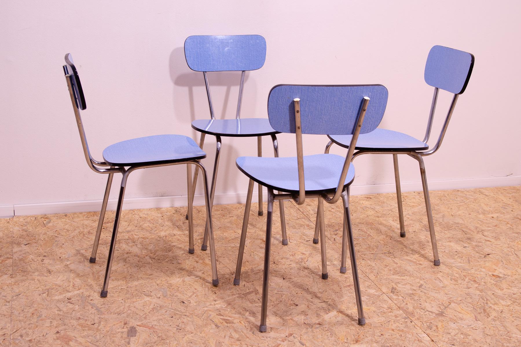 Metallo Sedie da caffè in formica colorata cecoslovacca del 1960, set di 4 pezzi in vendita