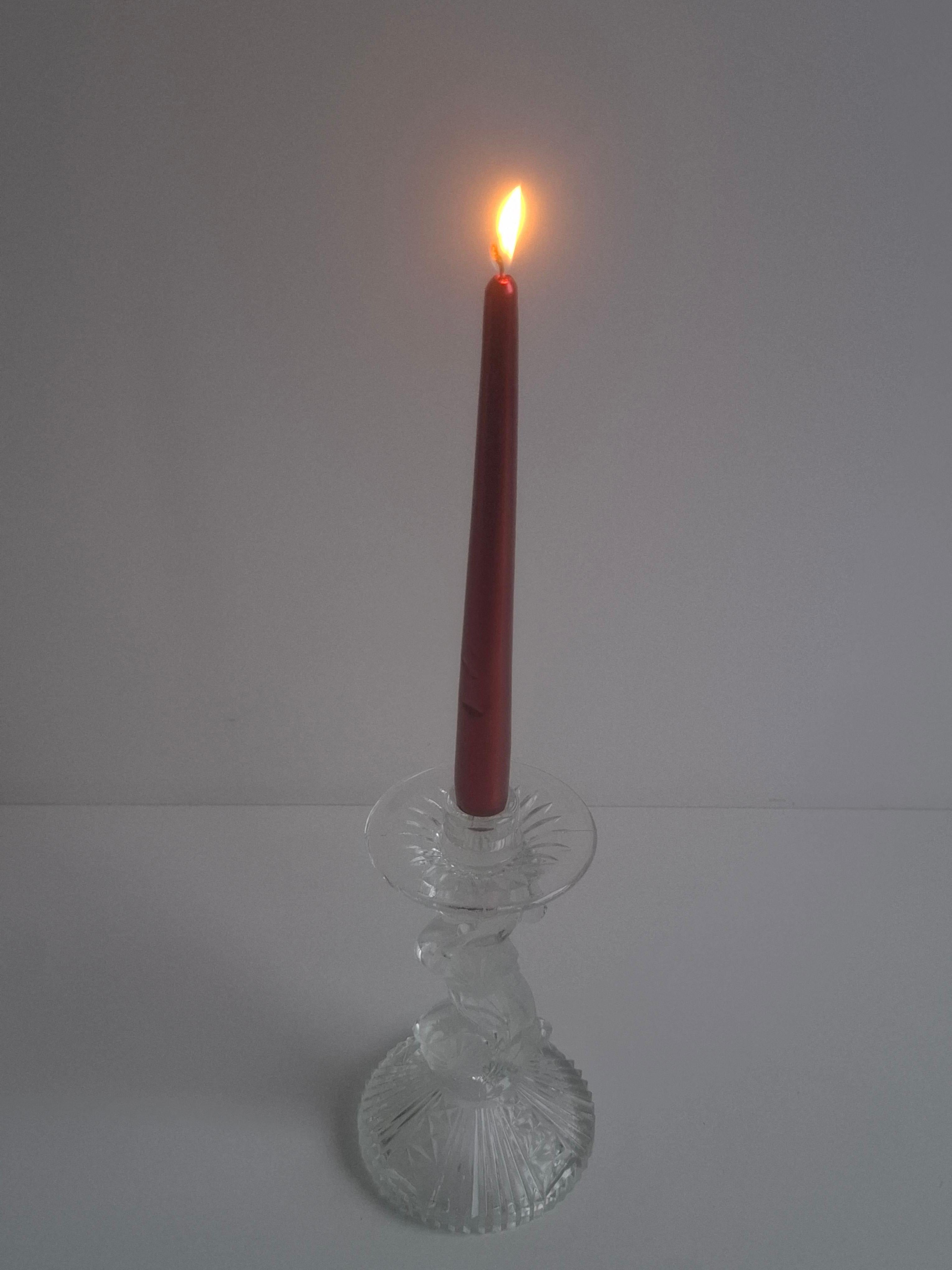 Skulpturaler Kerzenhalter aus geschliffenem tschechoslowakischem Glas, klar, feuerpoliert, Mitte des Jahrhunderts im Angebot 5