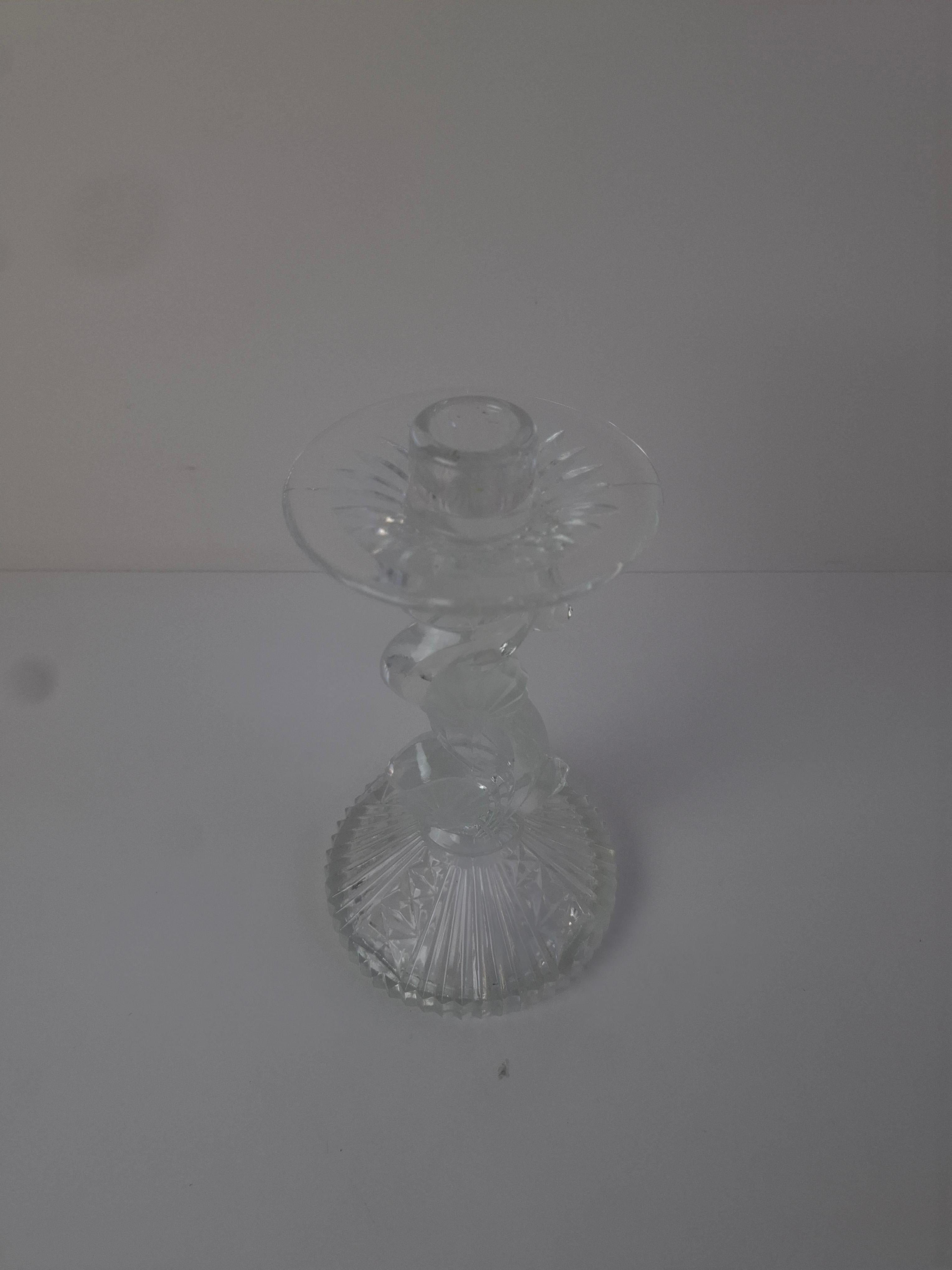 Skulpturaler Kerzenhalter aus geschliffenem tschechoslowakischem Glas, klar, feuerpoliert, Mitte des Jahrhunderts (Moderne der Mitte des Jahrhunderts) im Angebot