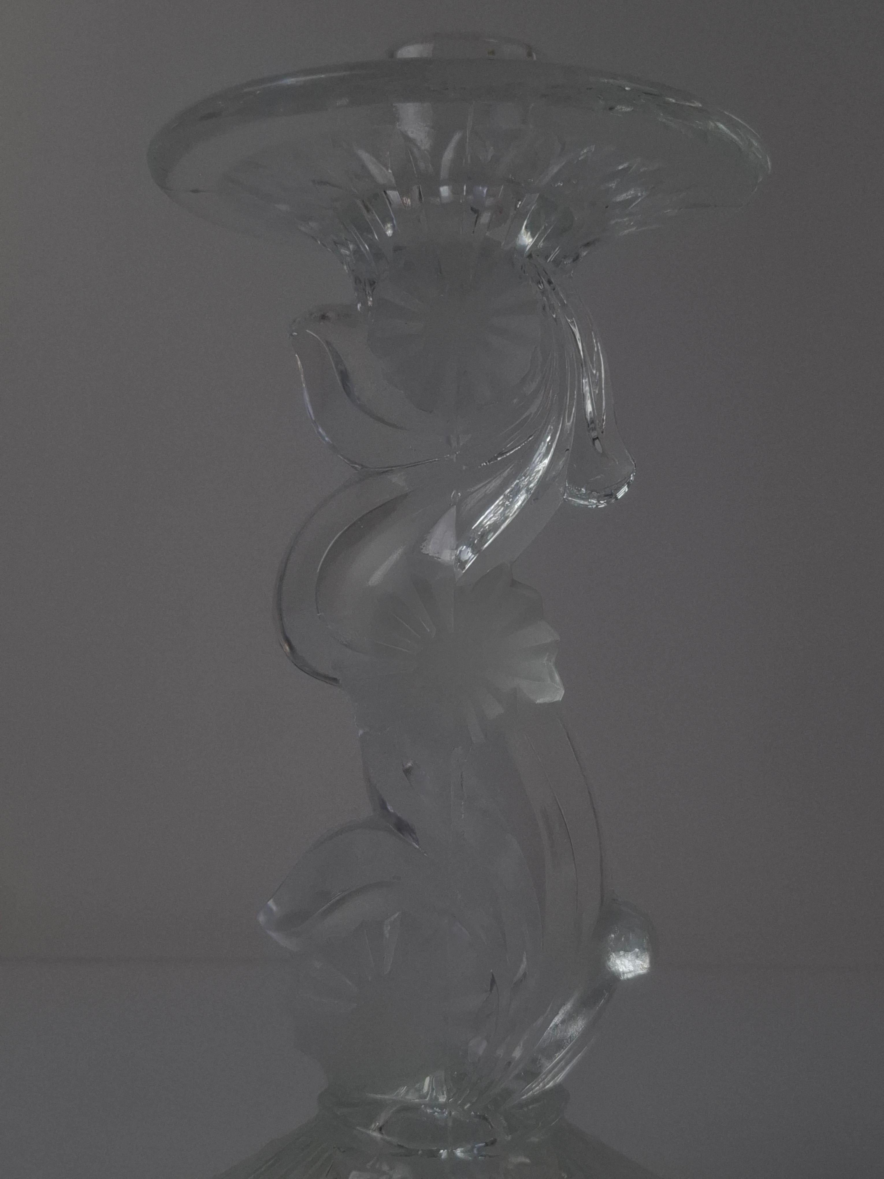 Skulpturaler Kerzenhalter aus geschliffenem tschechoslowakischem Glas, klar, feuerpoliert, Mitte des Jahrhunderts im Angebot 1