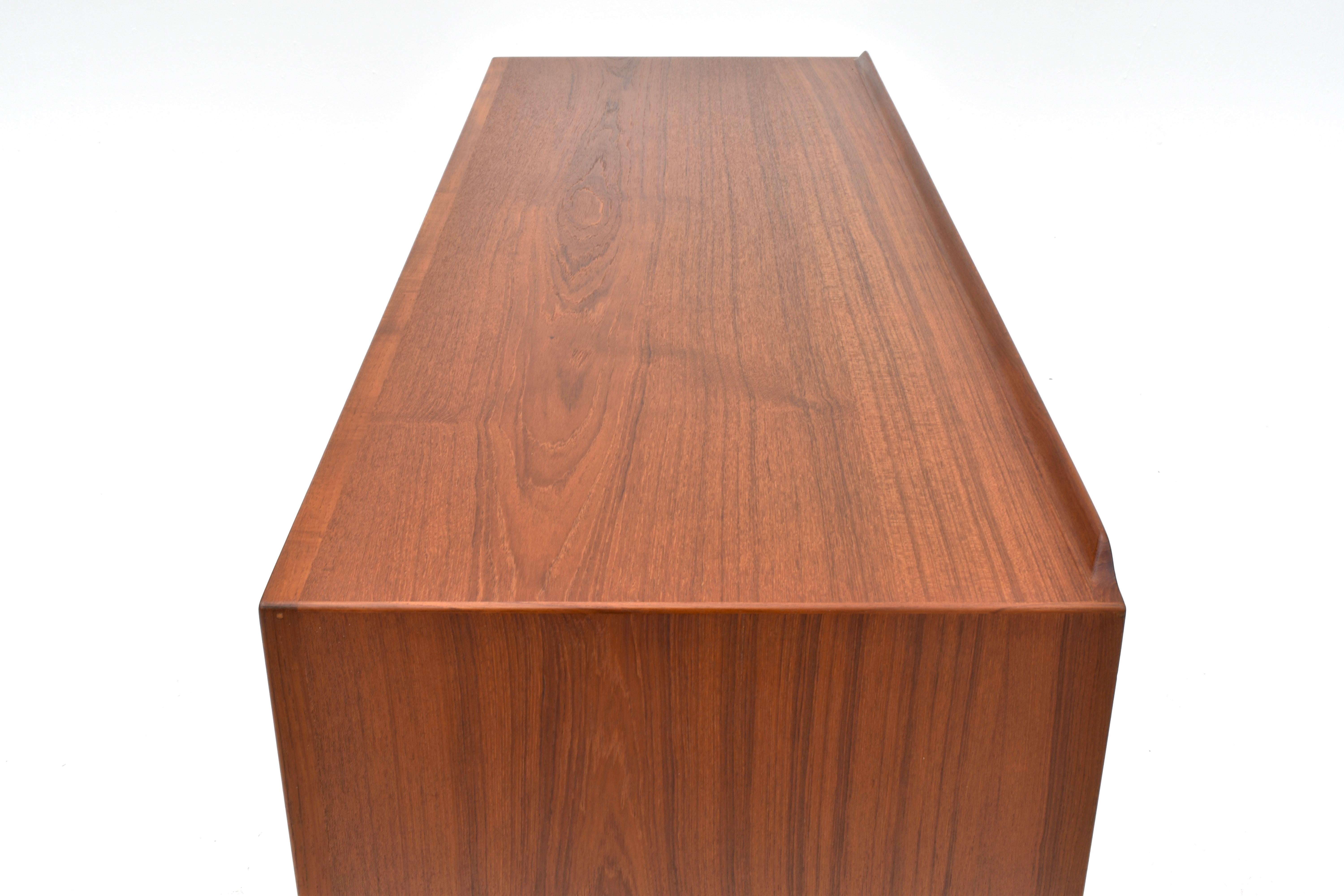 Credenza danese di metà secolo Arne Vodder modello OS11 in teak e Oak per Sibast in vendita 4