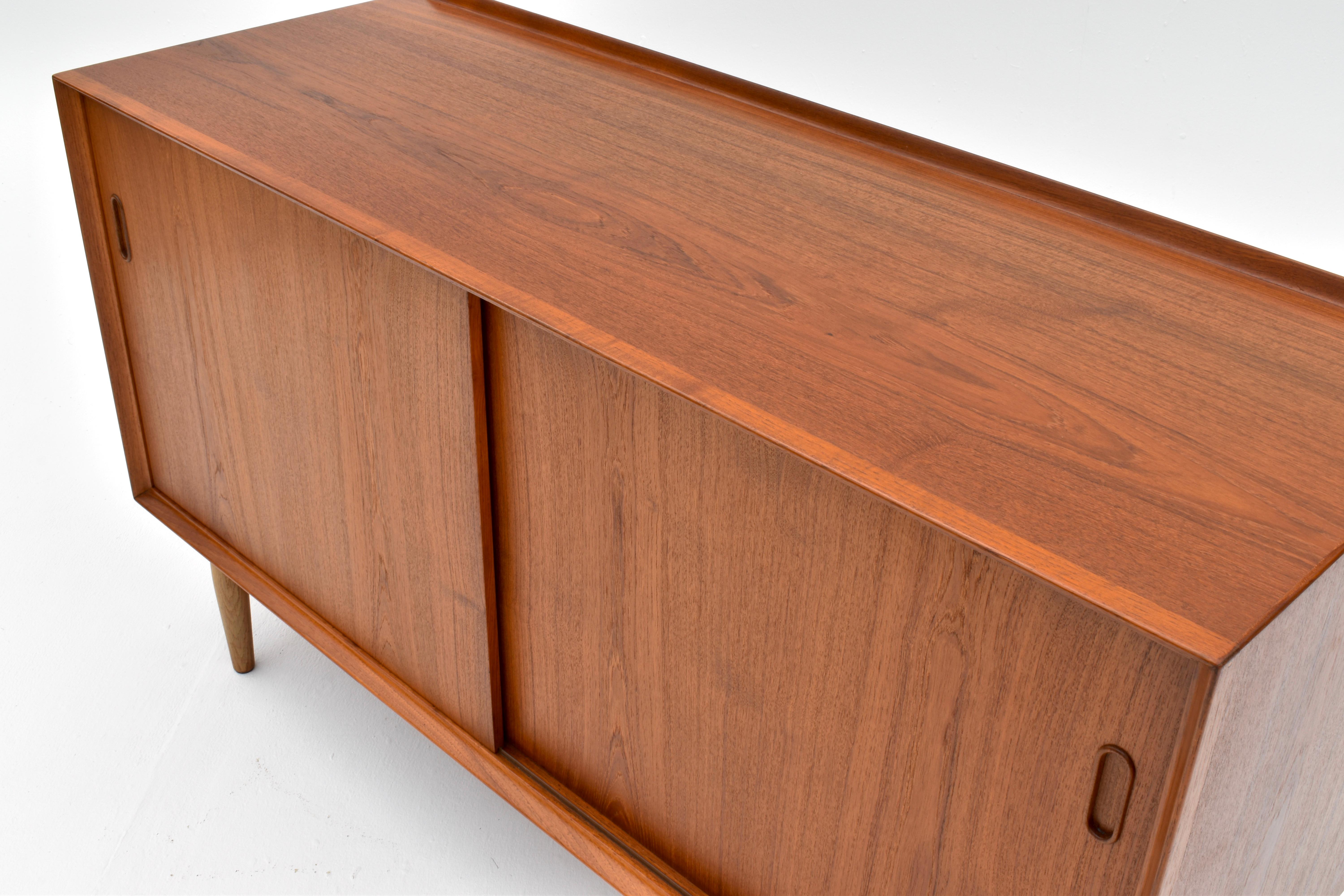 Credenza danese di metà secolo Arne Vodder modello OS11 in teak e Oak per Sibast in vendita 7