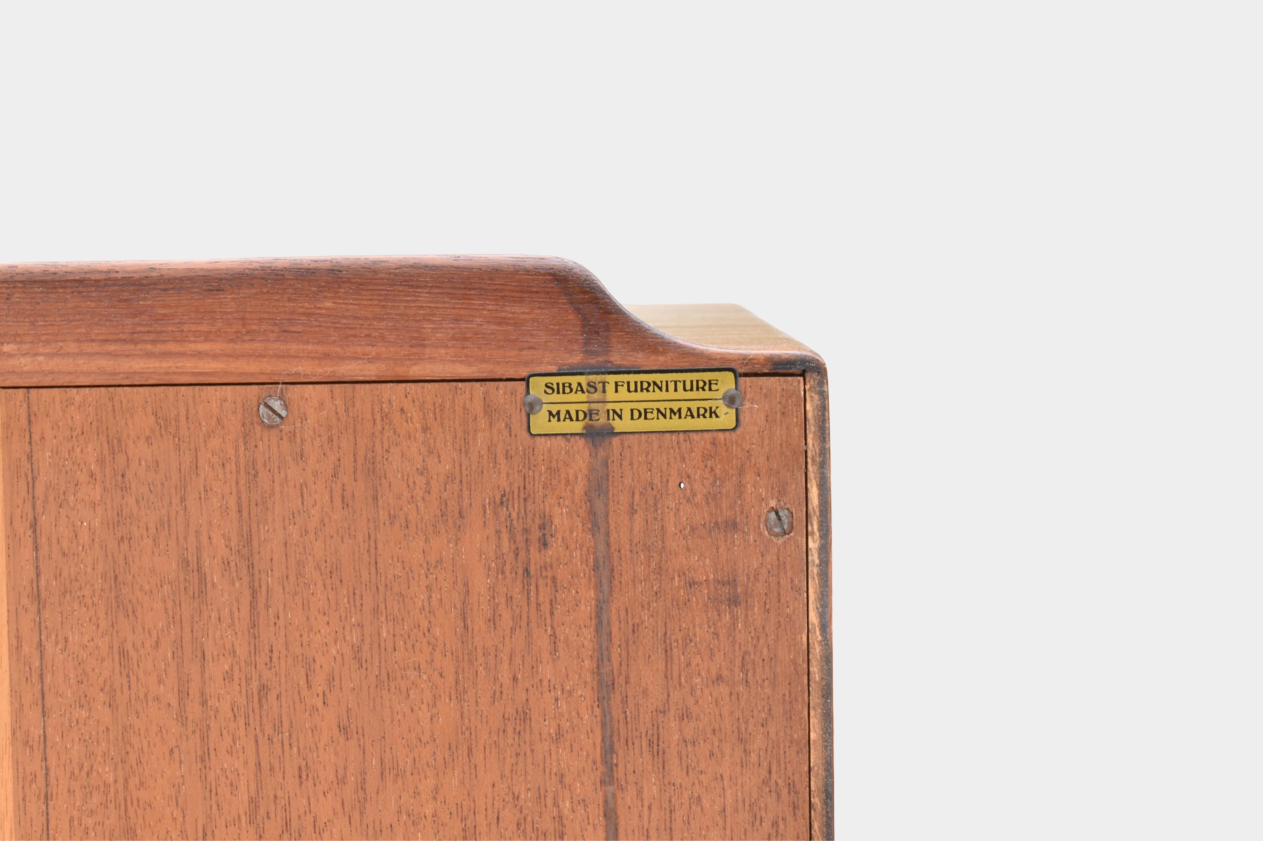 Credenza danese di metà secolo Arne Vodder modello OS11 in teak e Oak per Sibast in vendita 12