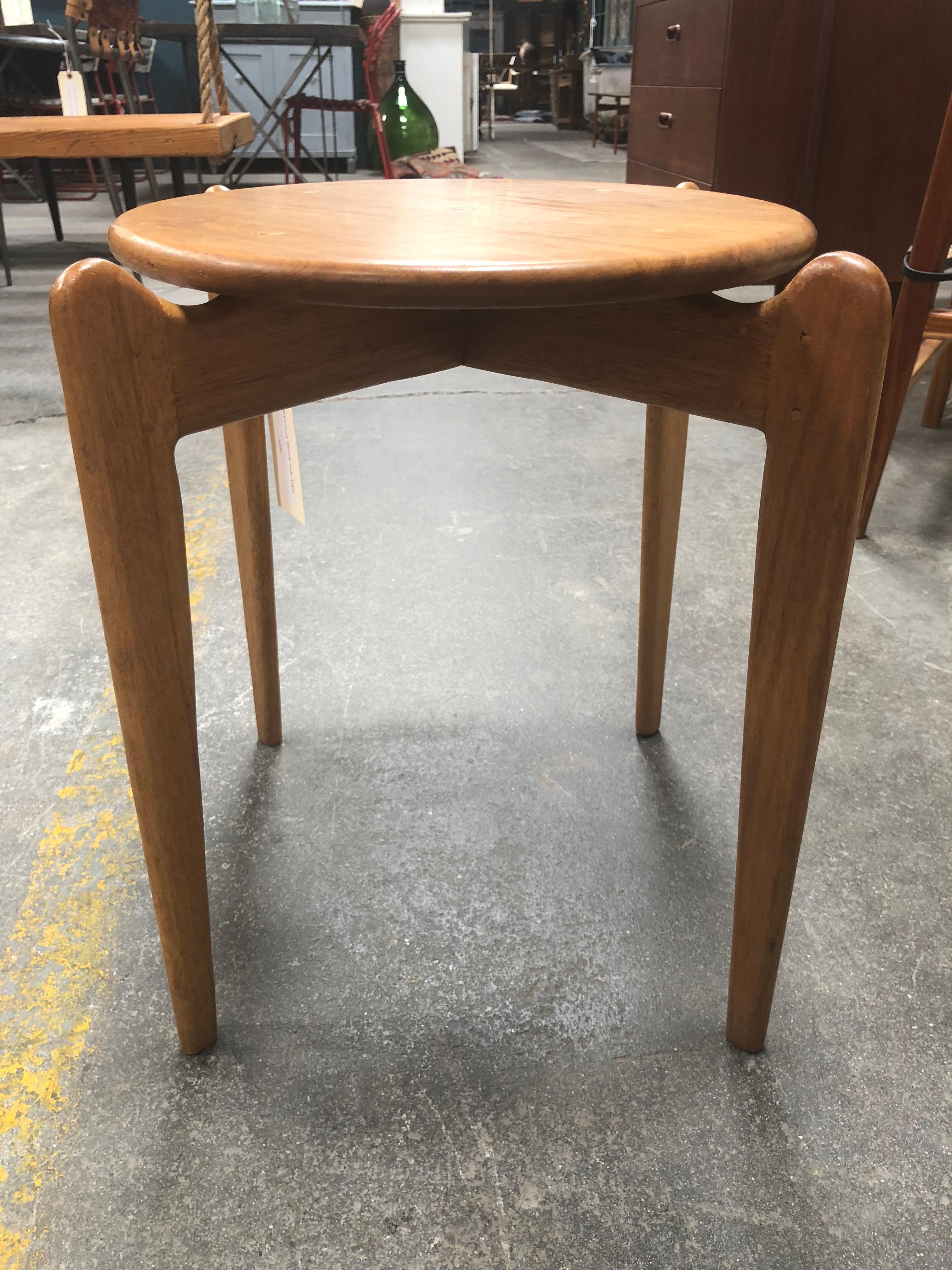 Charming midcentury Danish end table, for end of a sofa or bedside.