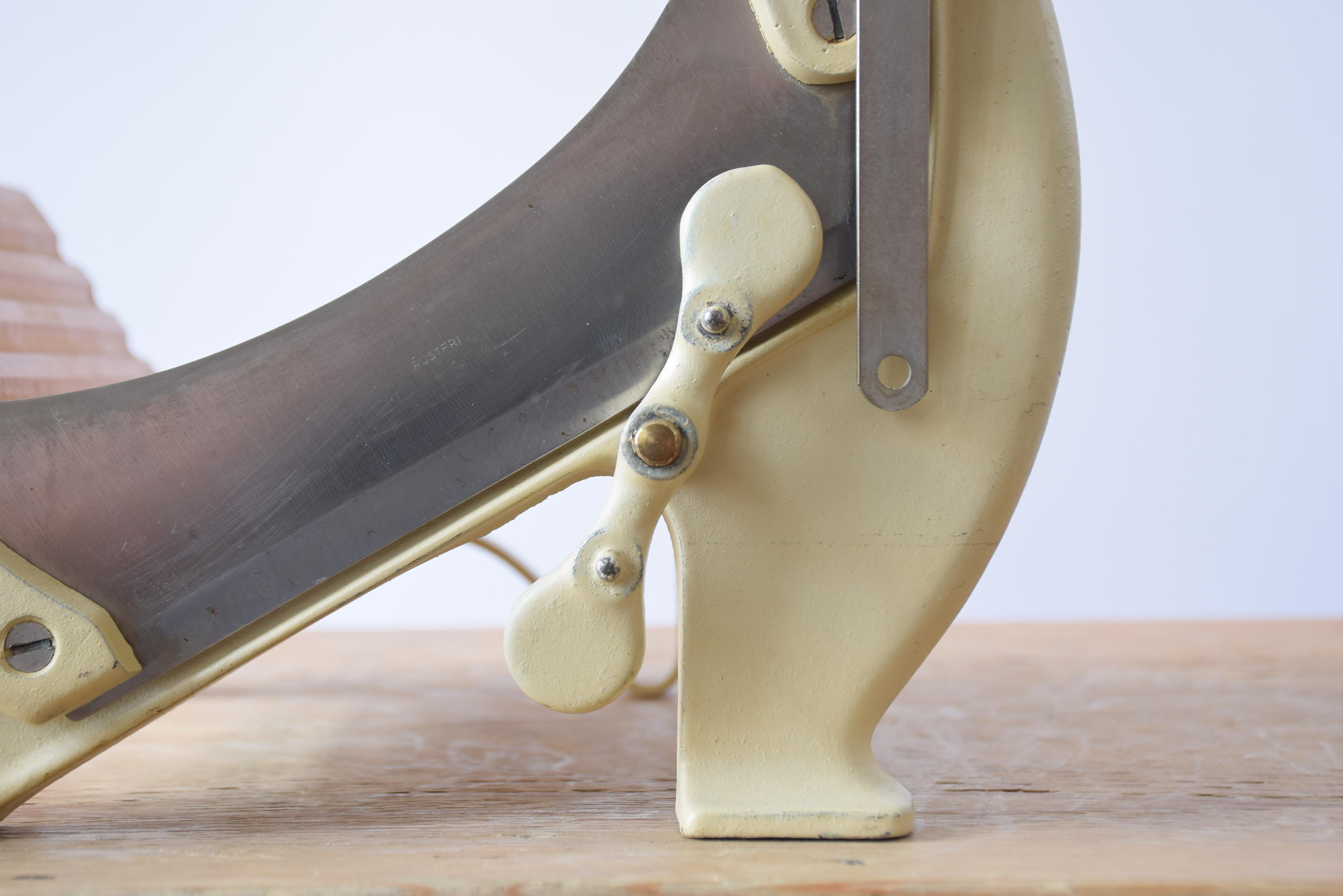 Tranche-pain danois du milieu du siècle beige et or par Ove Larsen pour Raadvad, années 1950 en vente 2
