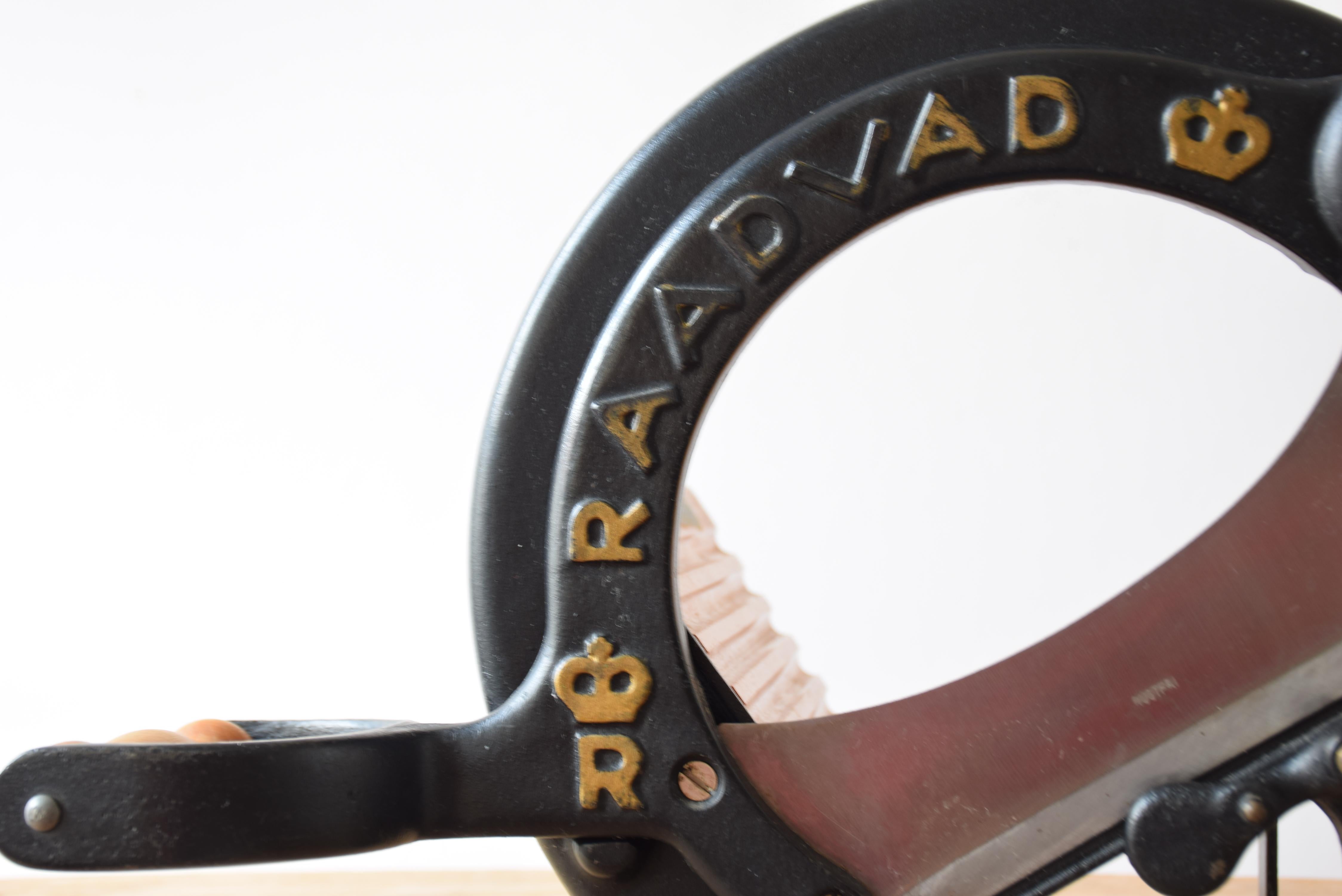Midcentury Danish Bread Slicer Black and Gold by Ove Larsen for Raadvad, 1950s For Sale 1