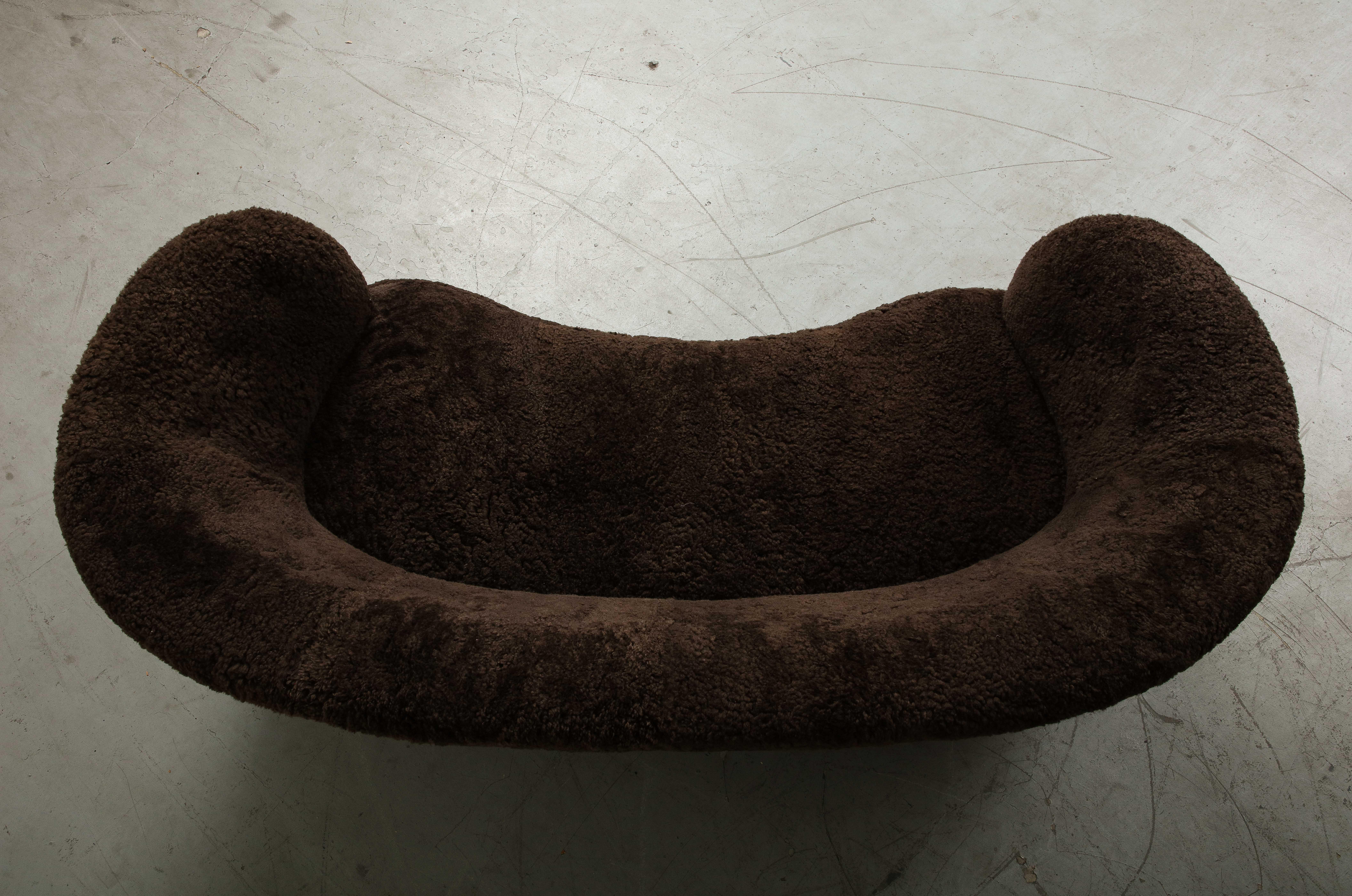 Mid-Century Danish Brown Shearling Curved Sofa, Attributed to Flemming Lassen For Sale 7