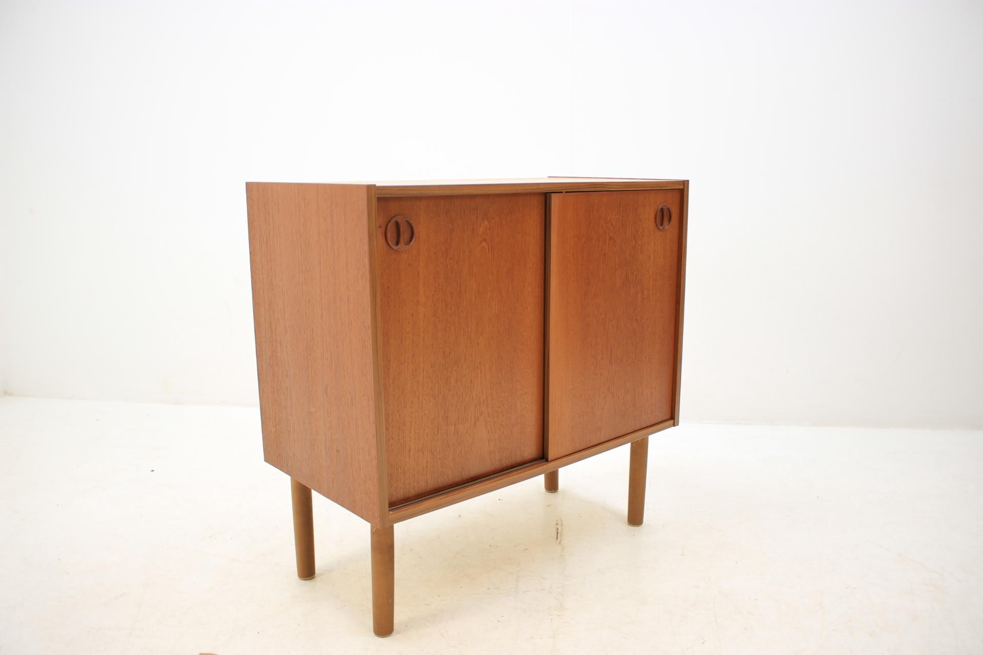 Midcentury Danish Cabinet / Sideboard, 1960s 1