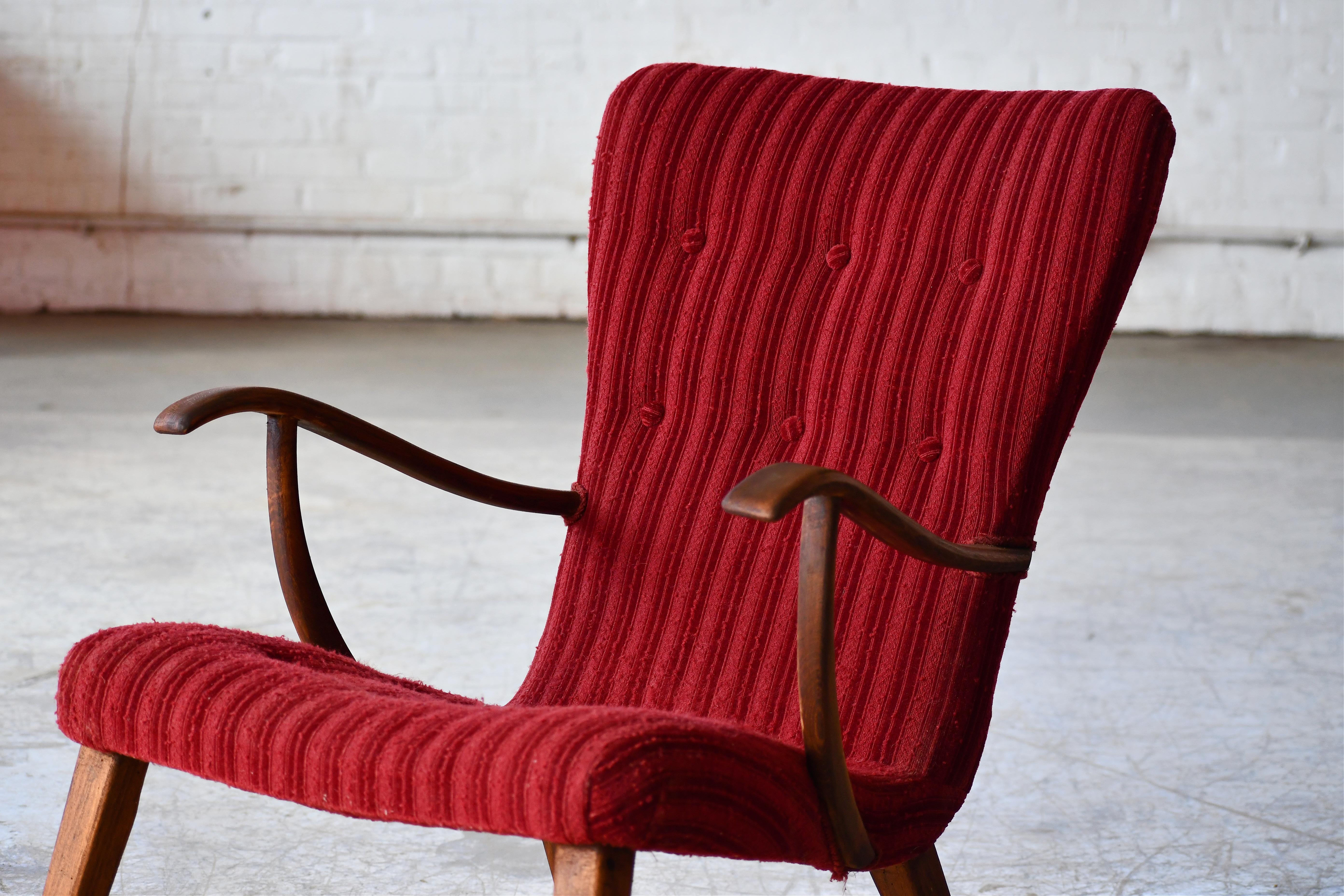 Midcentury Danish Clam Style Lounge Chair, 1950s In Good Condition For Sale In Bridgeport, CT