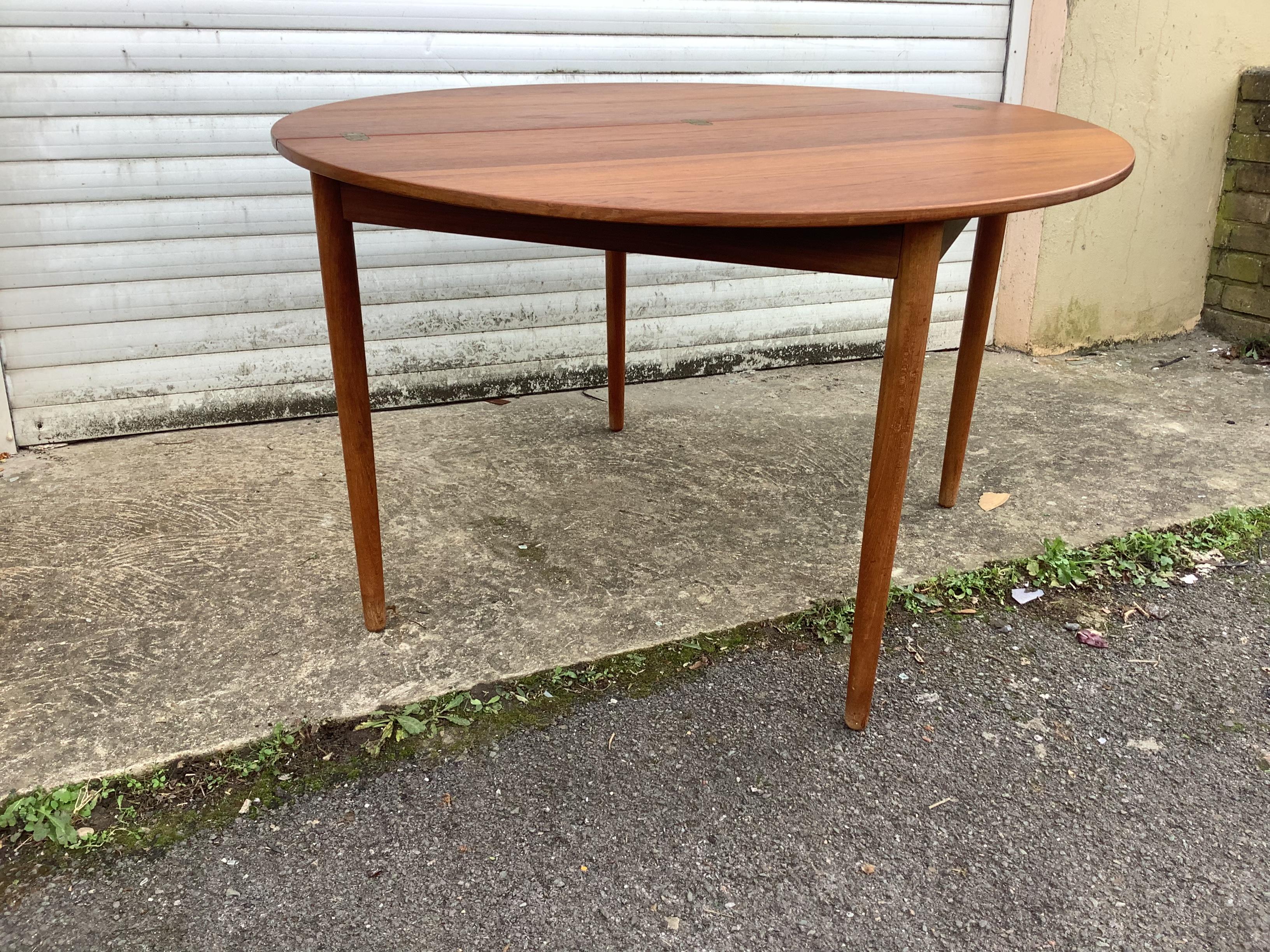 Midcentury Danish Console & dinning Table in Teak by Poul Volther for Frem Røjle In Good Condition For Sale In London, Lambeth
