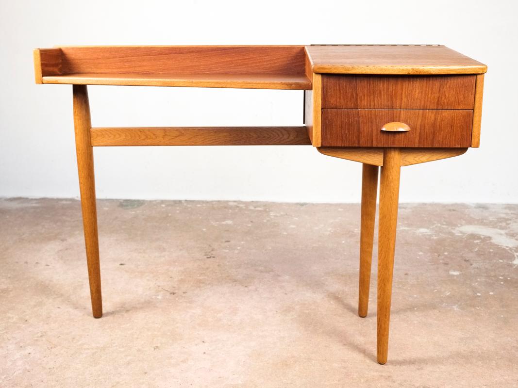 Mid-Century Modern Midcentury Danish Console Table in Teak and Oak, 1960s For Sale