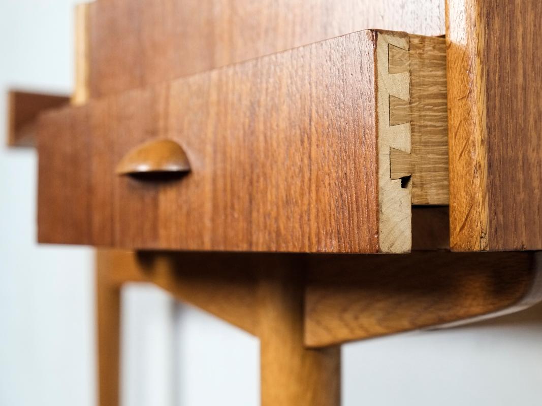 Midcentury Danish Console Table in Teak and Oak, 1960s For Sale 1