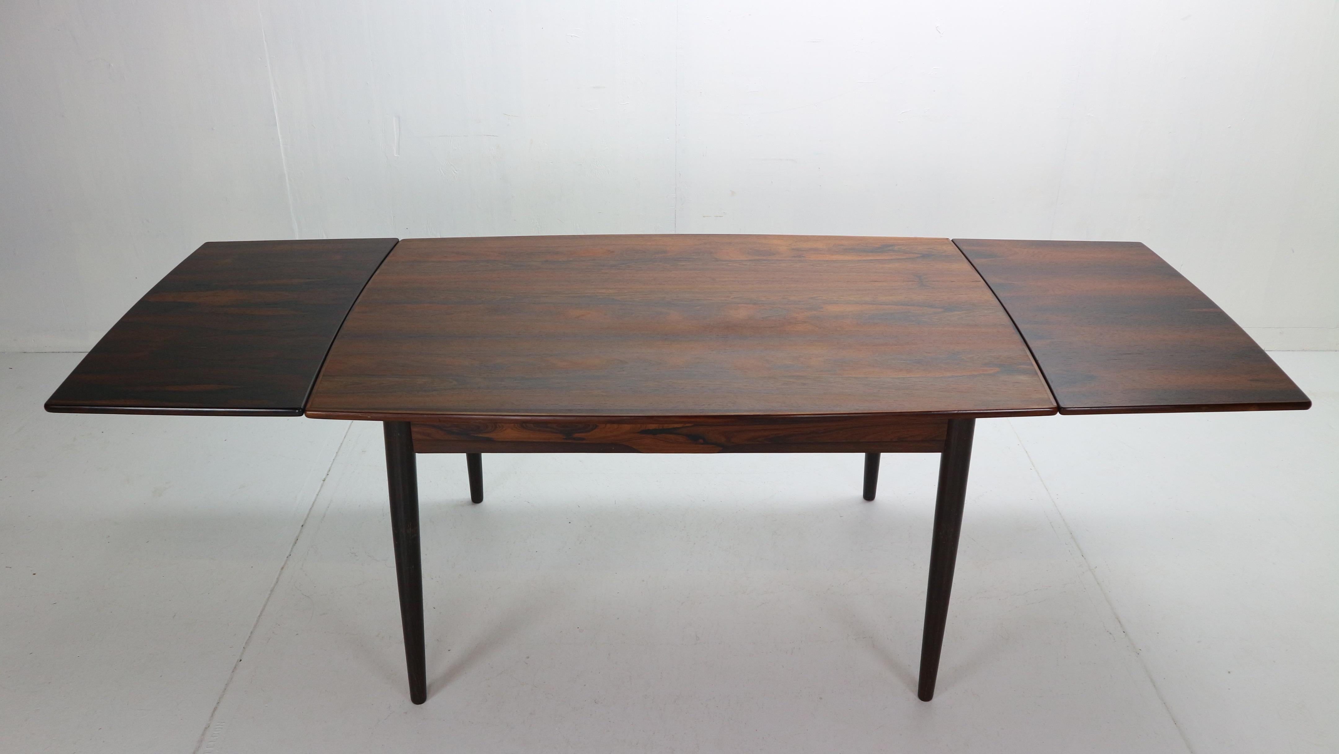 Midcentury Danish Design Extendable Dining Table, 1960s In Good Condition In The Hague, NL