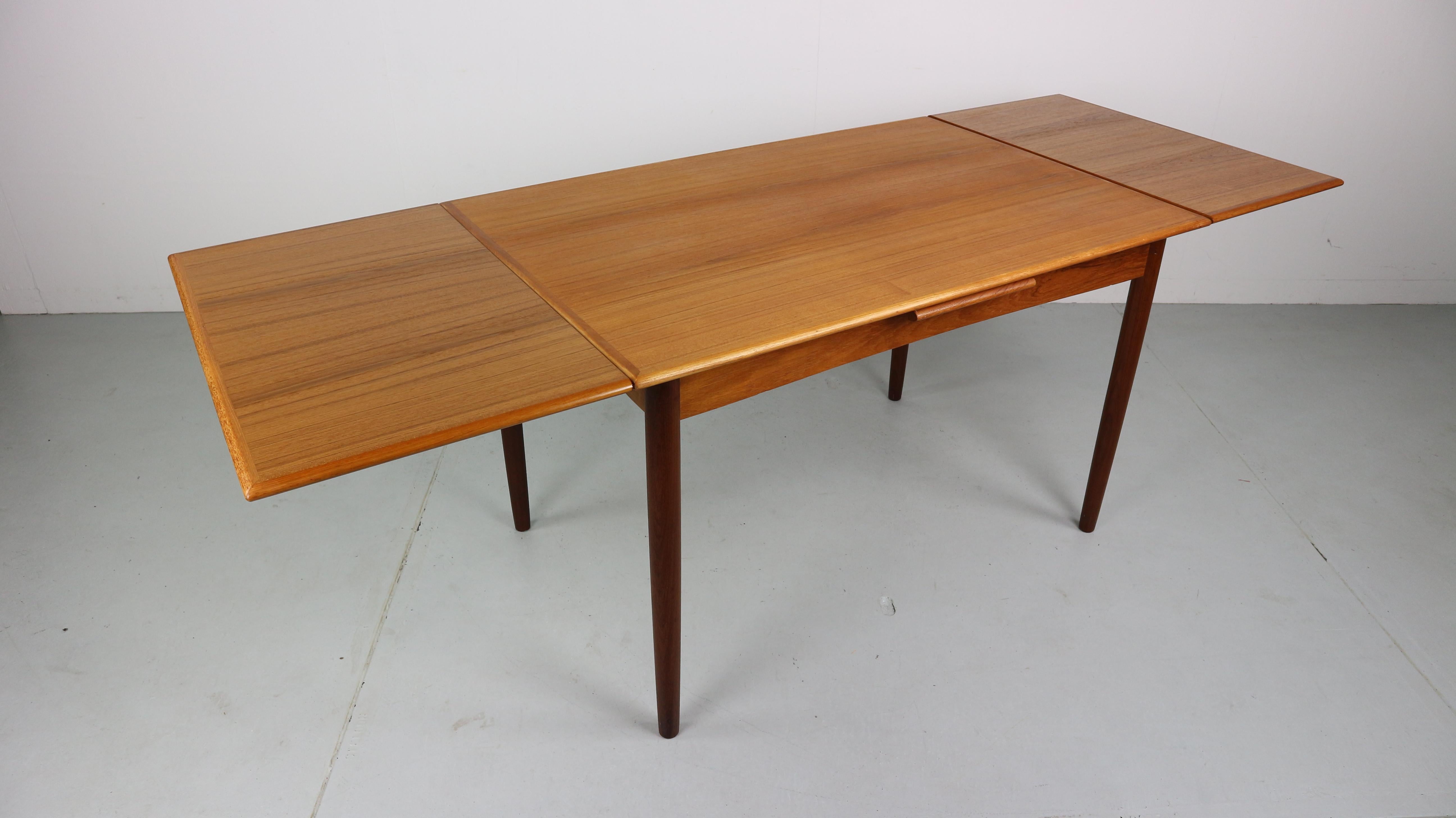 Mid-Century Modern Midcentury Danish Design Extendable Dining Table