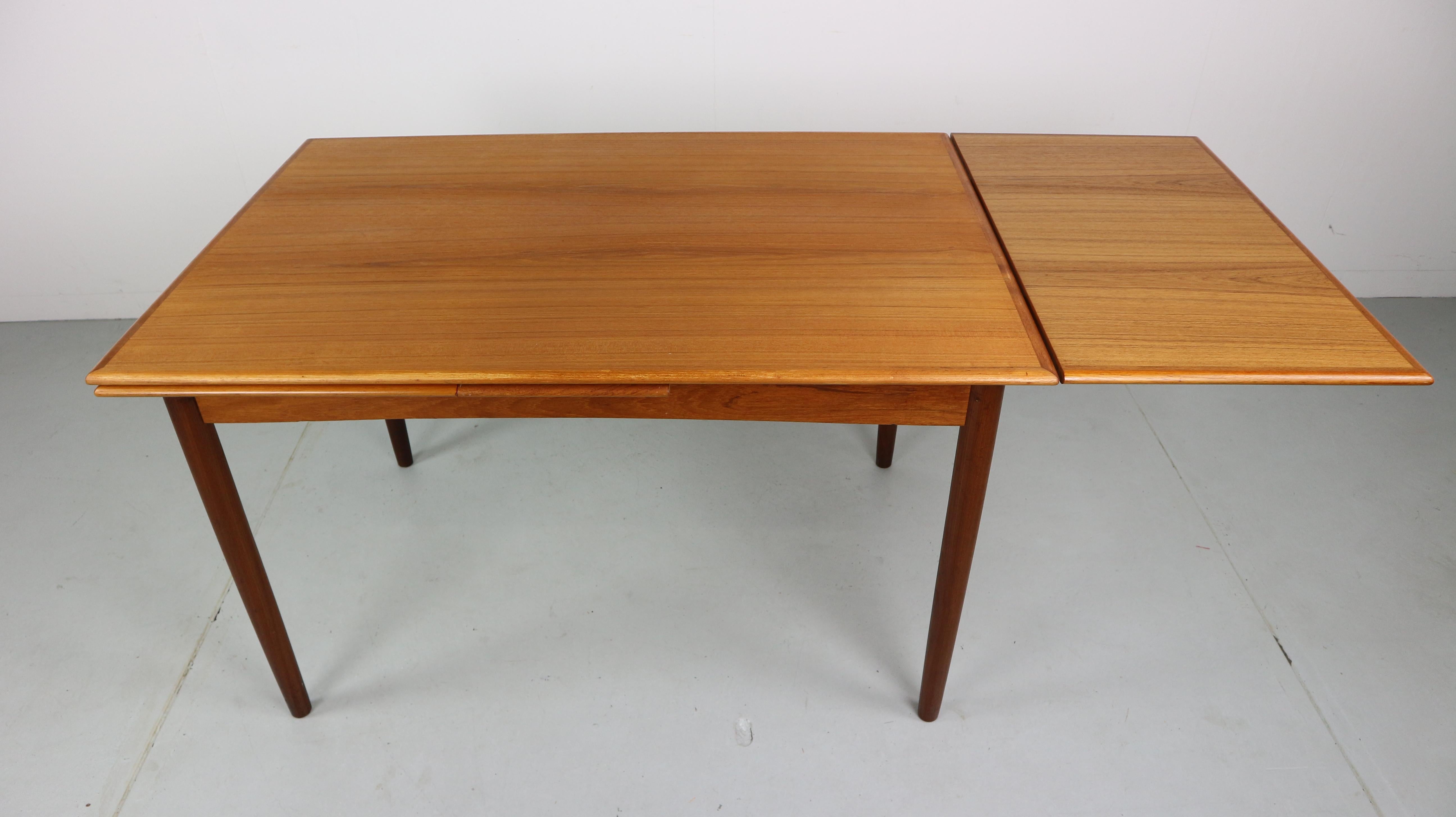 Midcentury Danish Design Extendable Dining Table 2