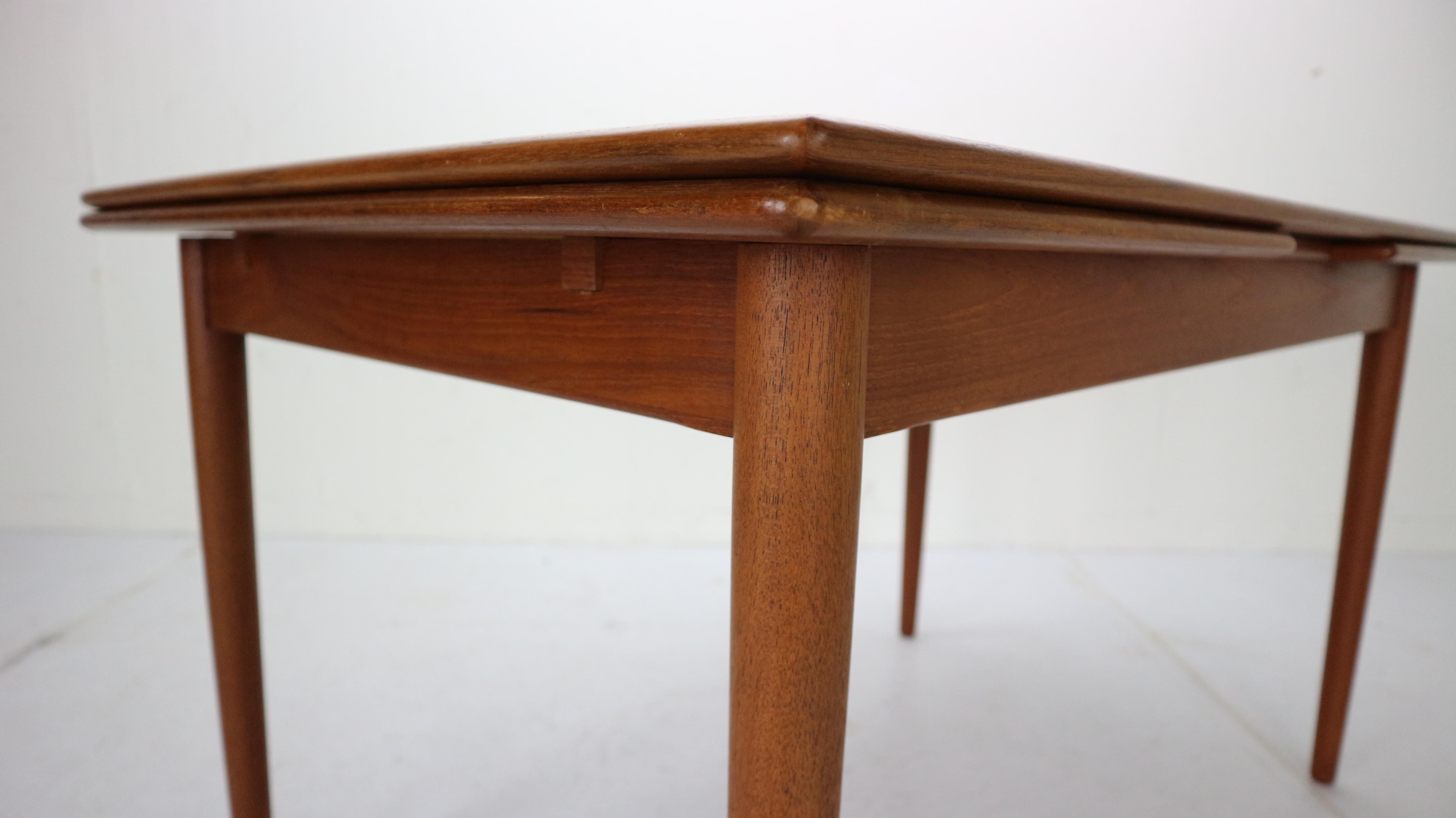 Midcentury Danish Design Extendable Teak Dining Table, 1960s 11