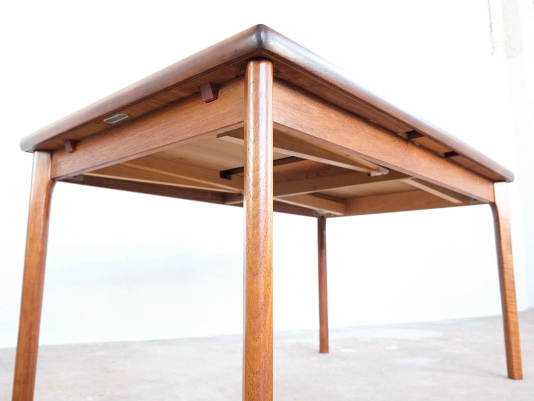 Midcentury Danish Dining Table in Teak by Henning Kjaernulf for Vejle In Good Condition In Beveren, BE