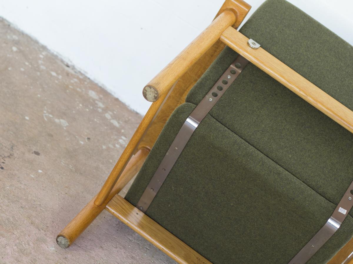 Midcentury Danish Easy Chair in Oak and Fabric by Hans Wegner for GETAMA im Angebot 2