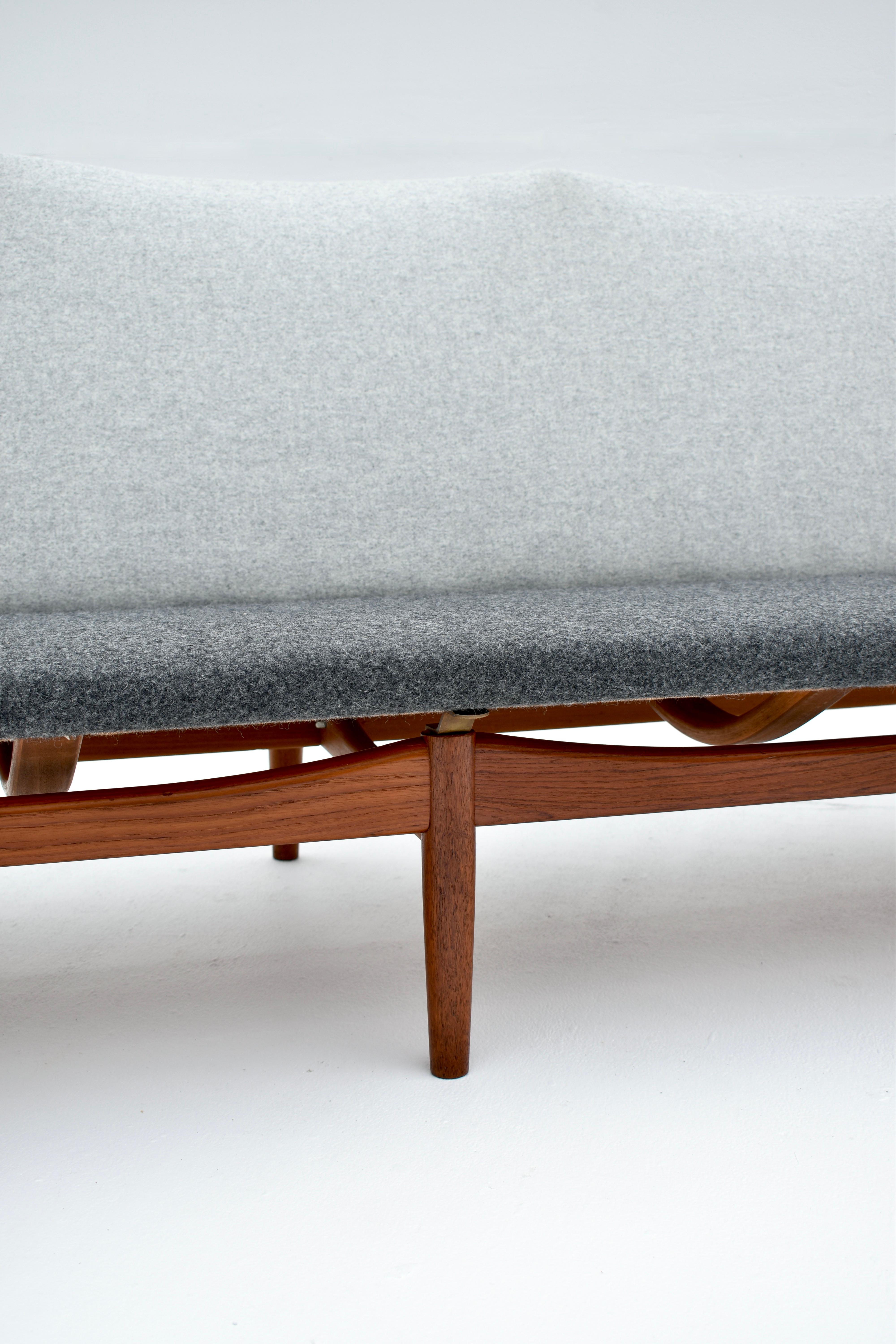 Midcentury Danish Finn Juhl Model 137 Japan Sofa For France & Son For Sale 4