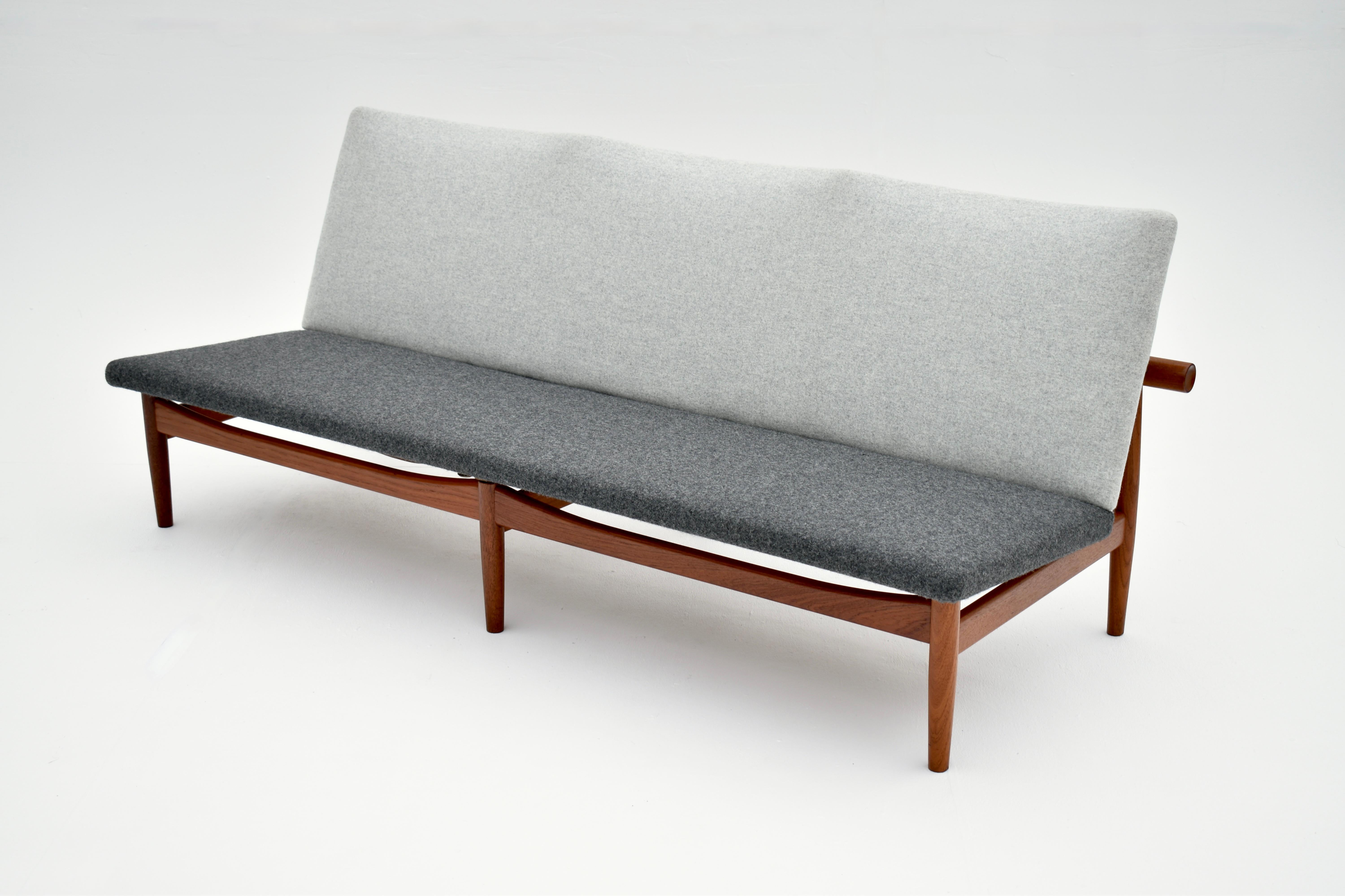 Midcentury Danish Finn Juhl Model 137 Japan Sofa For France & Son In Good Condition For Sale In Shepperton, Surrey