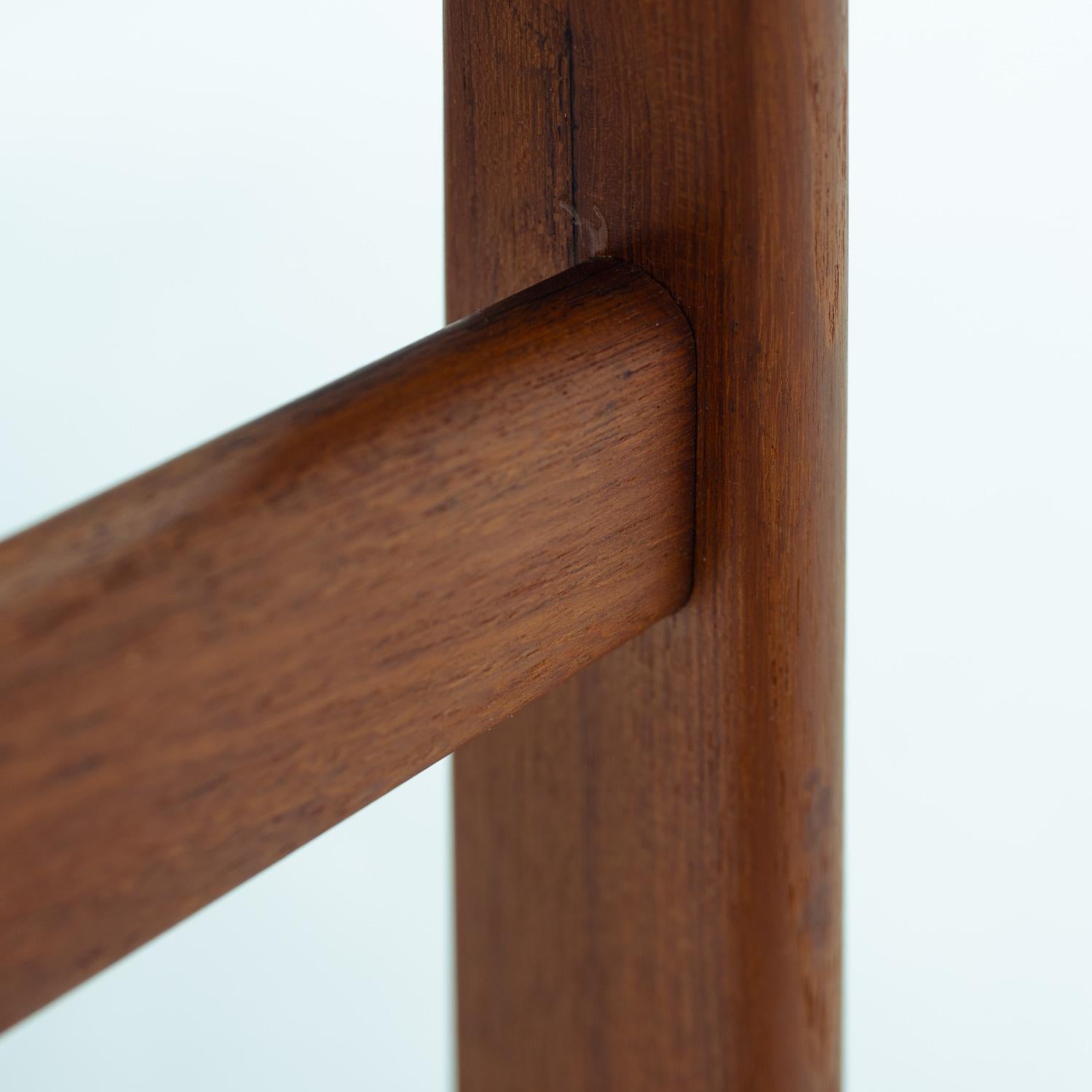 Tavoli da nido danesi di metà secolo in teak pieno di Salins Nyborg, Danimarca 1960 in vendita 12