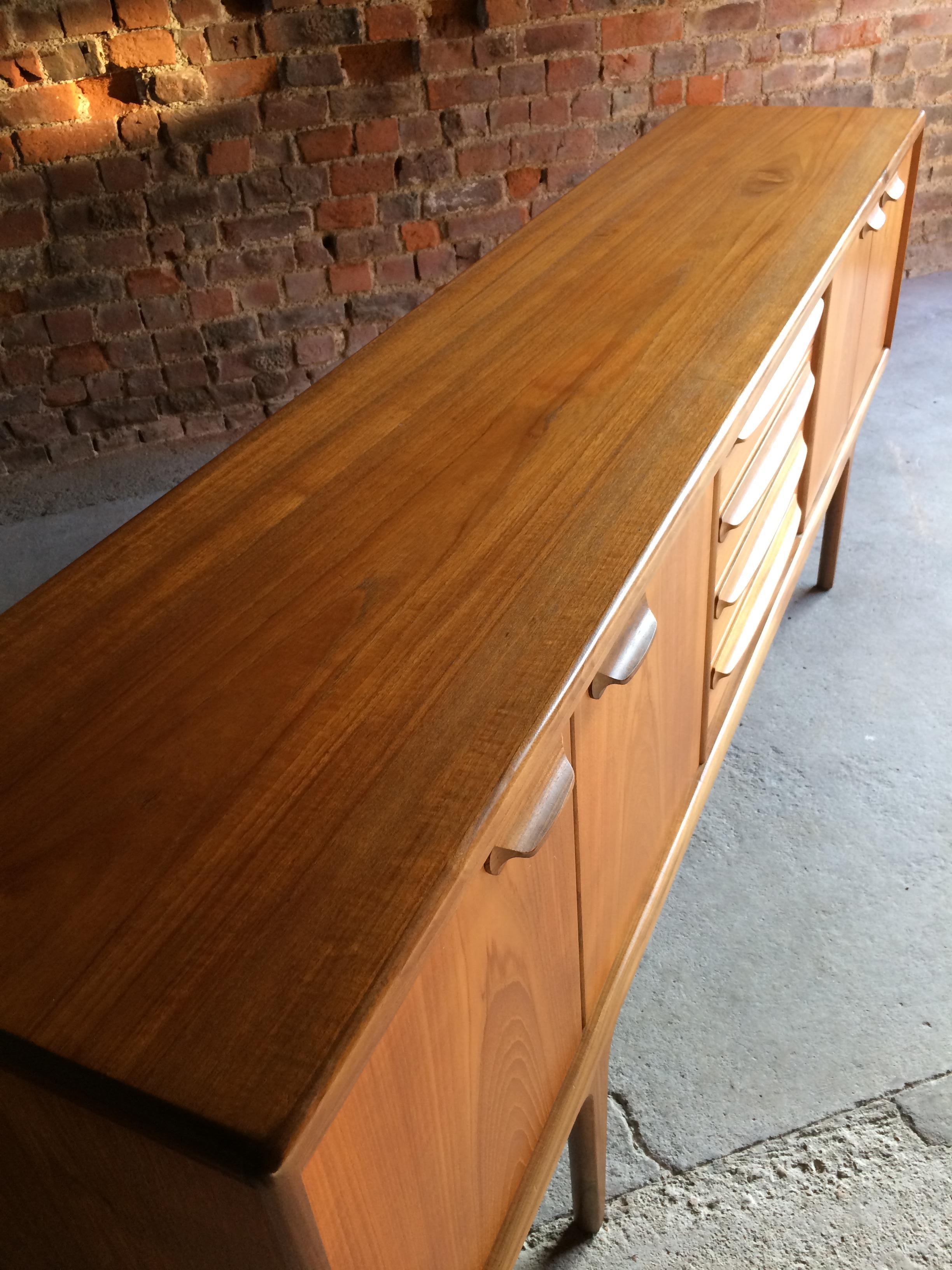 Dänisches G-Plan Sideboard aus massivem Teakholz Medienschrank lang:: 1970er Jahre 7