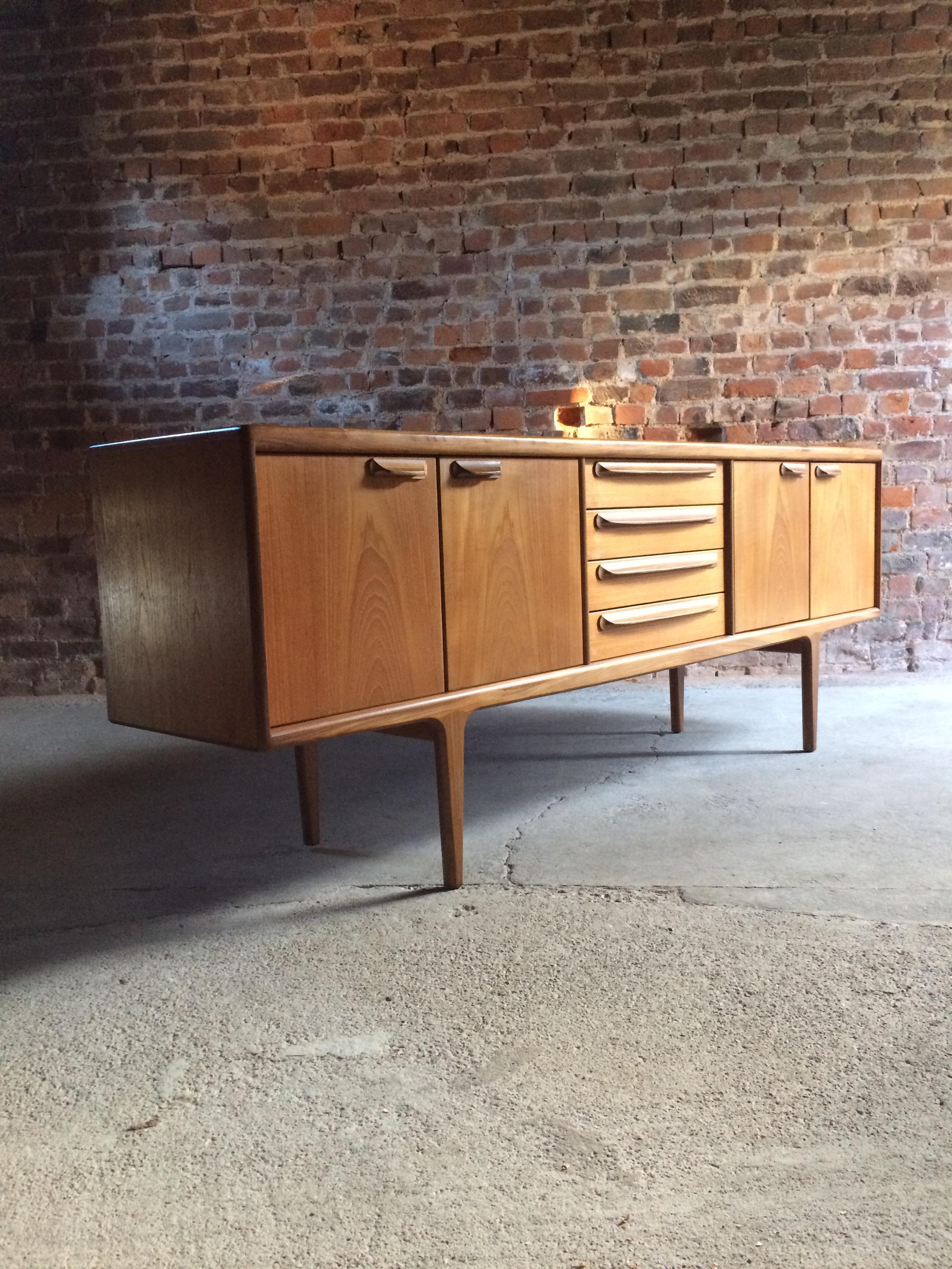Dänisches G-Plan Sideboard aus massivem Teakholz Medienschrank lang:: 1970er Jahre 3