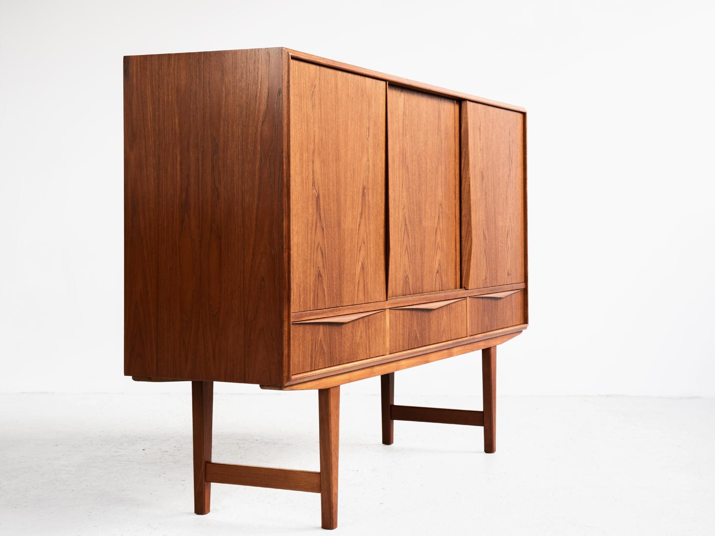 Midcentury Danish Highboard in Teak by EW Bach for Sejling Skabe, 1960s In Good Condition In Beveren, BE