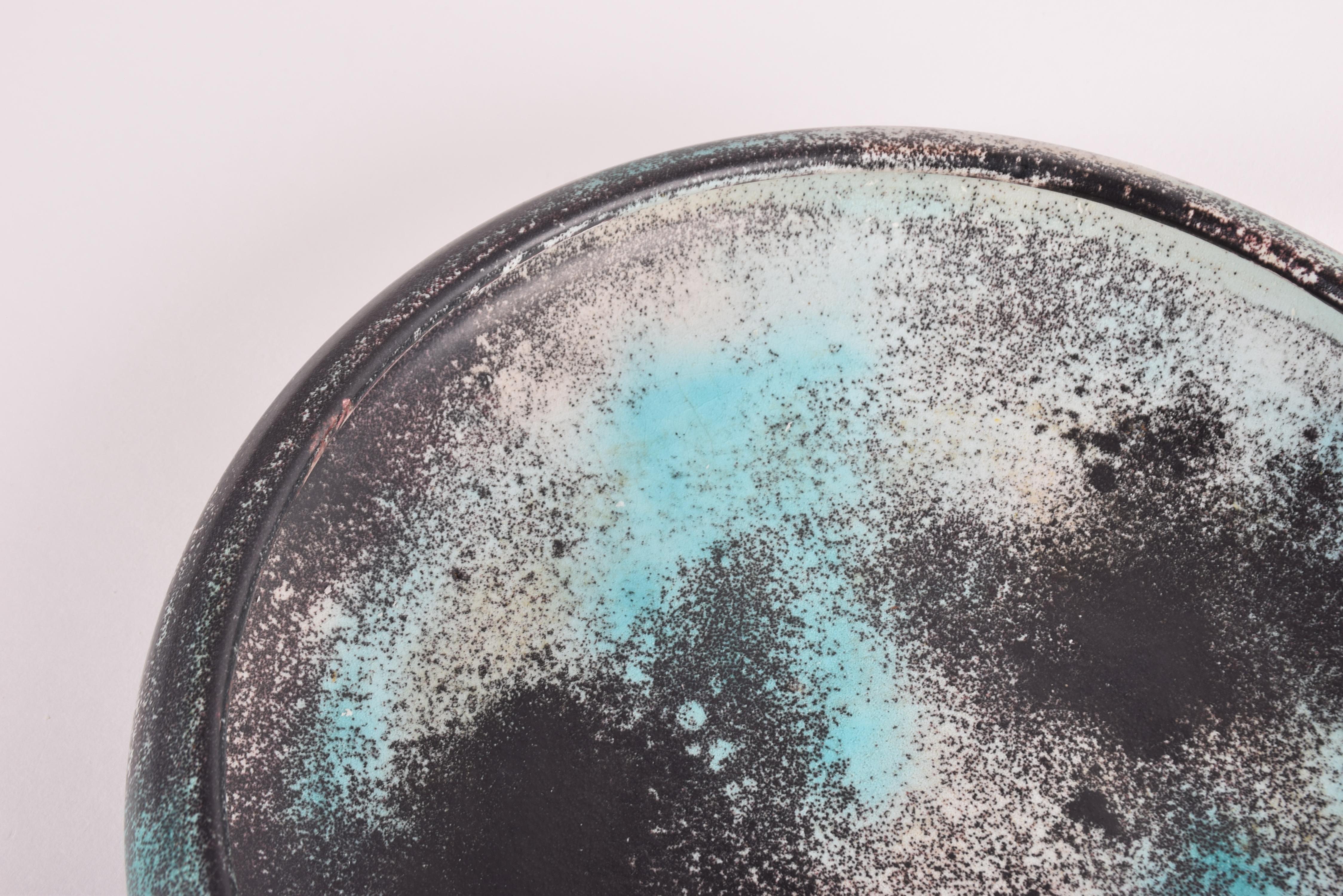 Midcentury Danish Kähler Large Ceramic Low Bowl Green Black Gray Speckled Glaze  For Sale 1