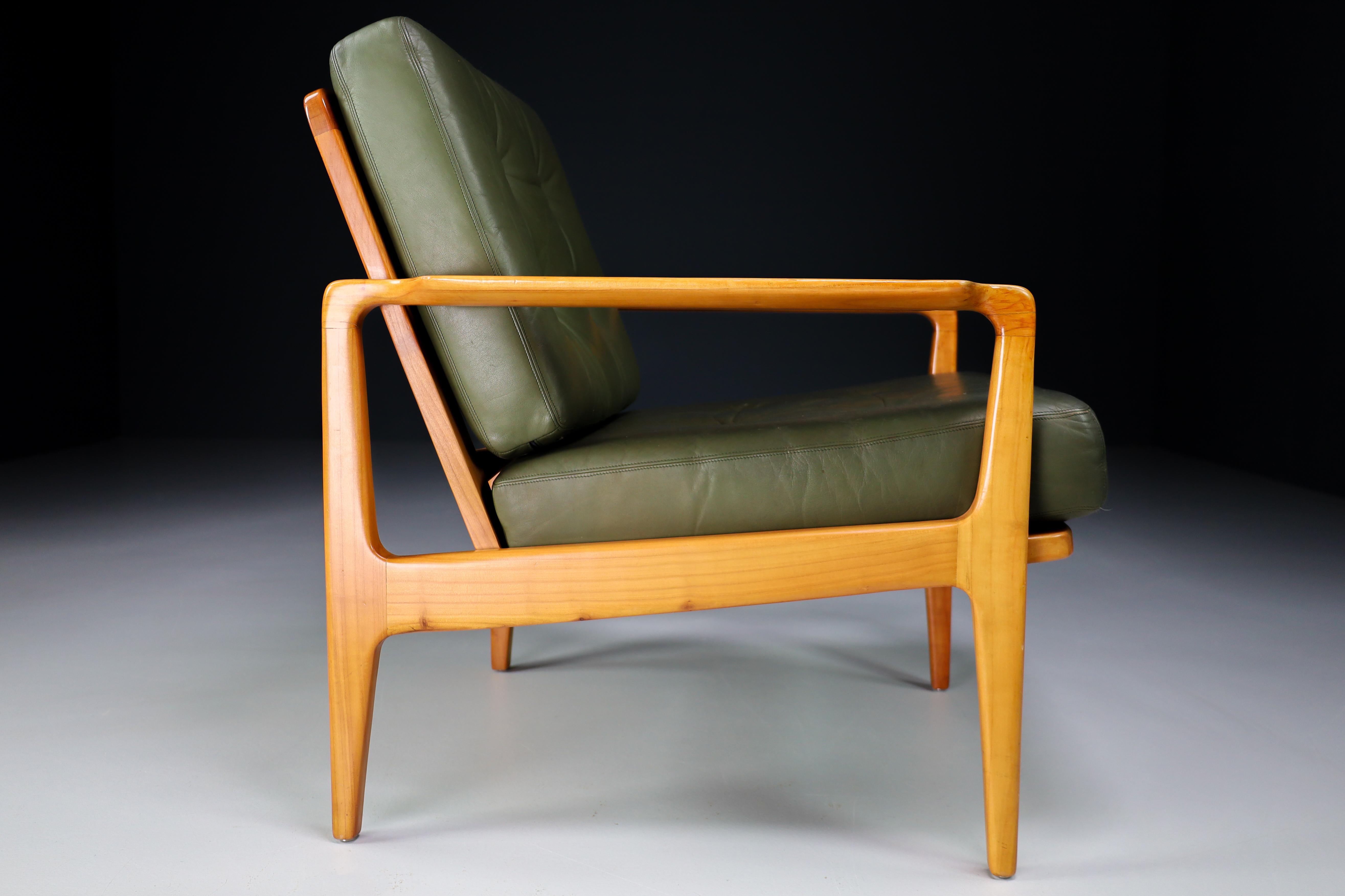 Midcentury Danish Lounge Chairs by Arne Wahl Iversen in Green Leather, 1960s For Sale 1