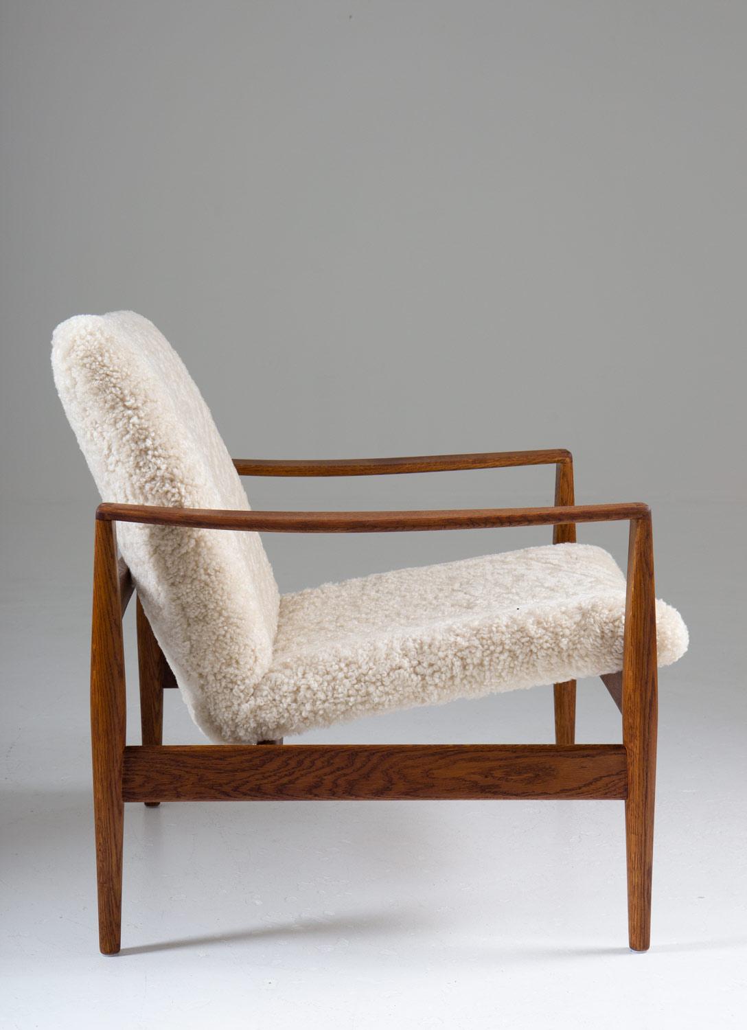 Midcentury Danish Lounge Chairs by Niels Kofoed in Sheepskin In Good Condition In Karlstad, SE