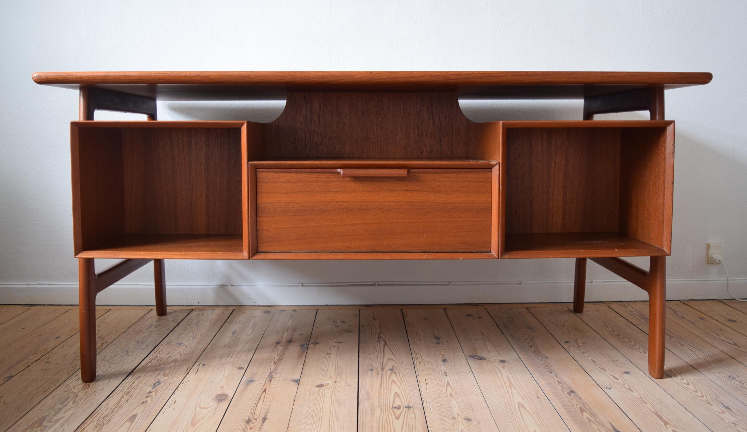 Midcentury Danish Model 75 Executive Teak Desk by Gunni Omann, 1960s For Sale 2