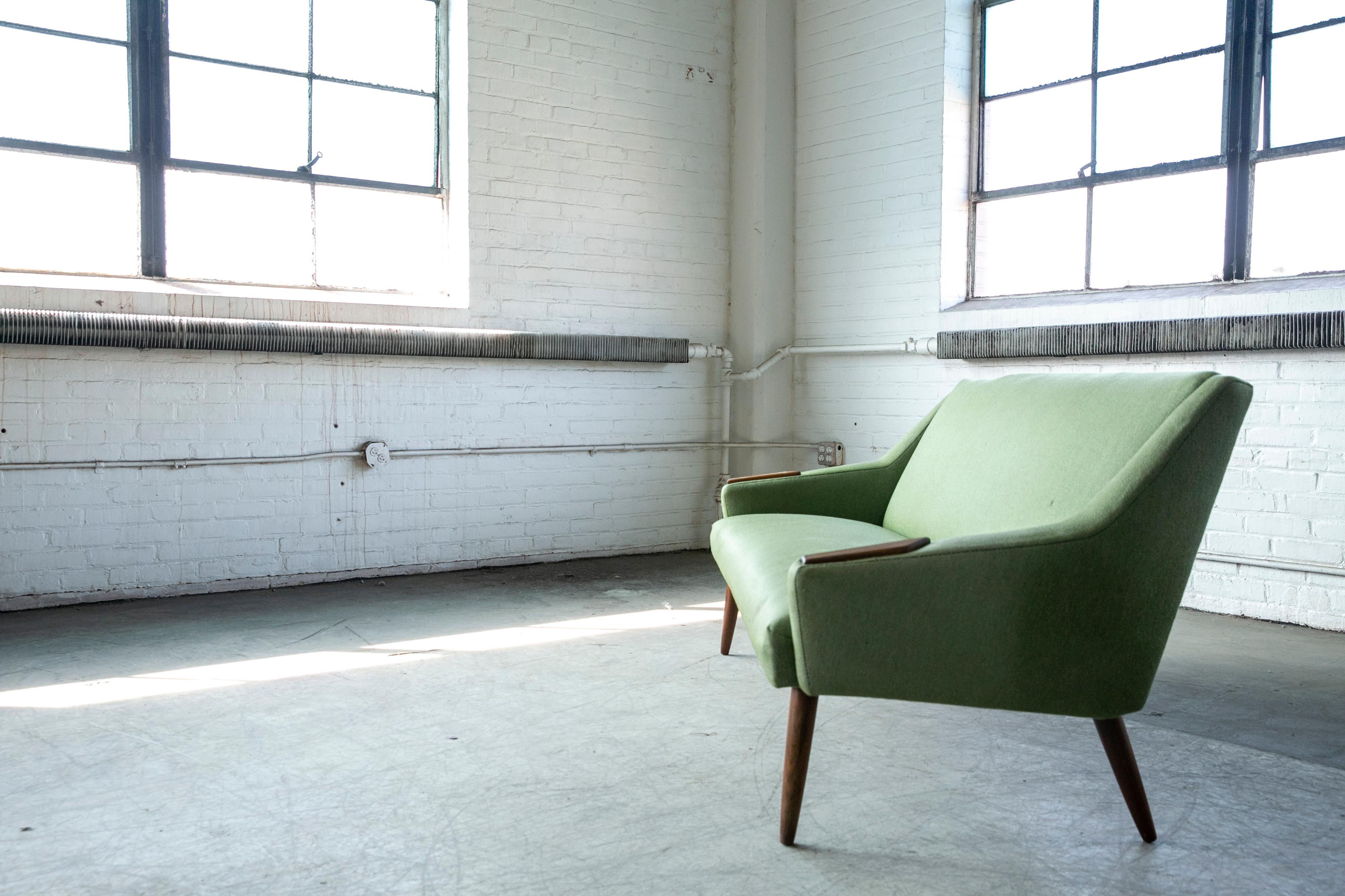 Dänisches modernes Mid-Century-Sofa aus Teakholz und Wolle, 1950er Jahre (Moderne der Mitte des Jahrhunderts) im Angebot