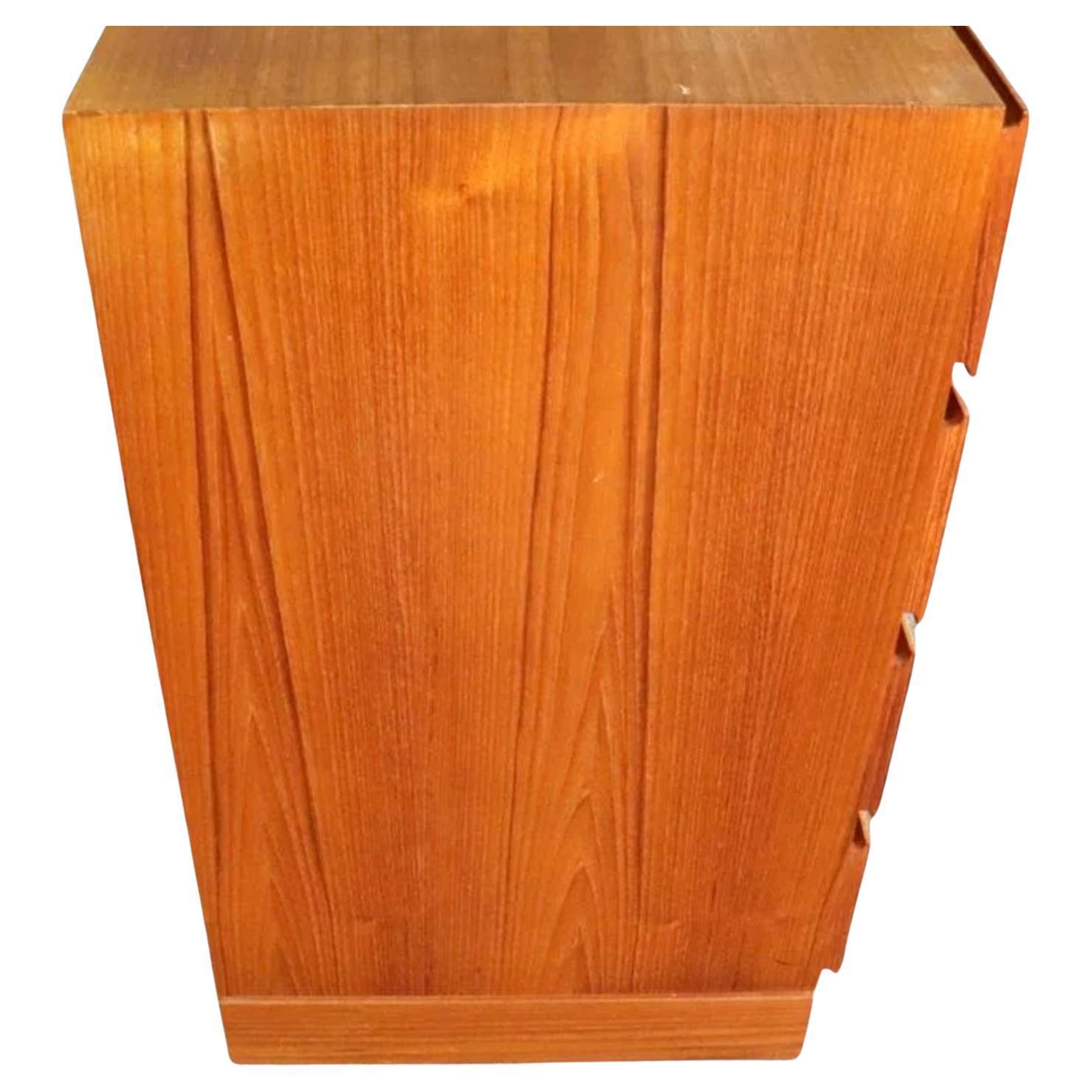 Danese Credenza cassettiera in teak chiaro danese moderna a 8 cassetti del Medioevo in vendita