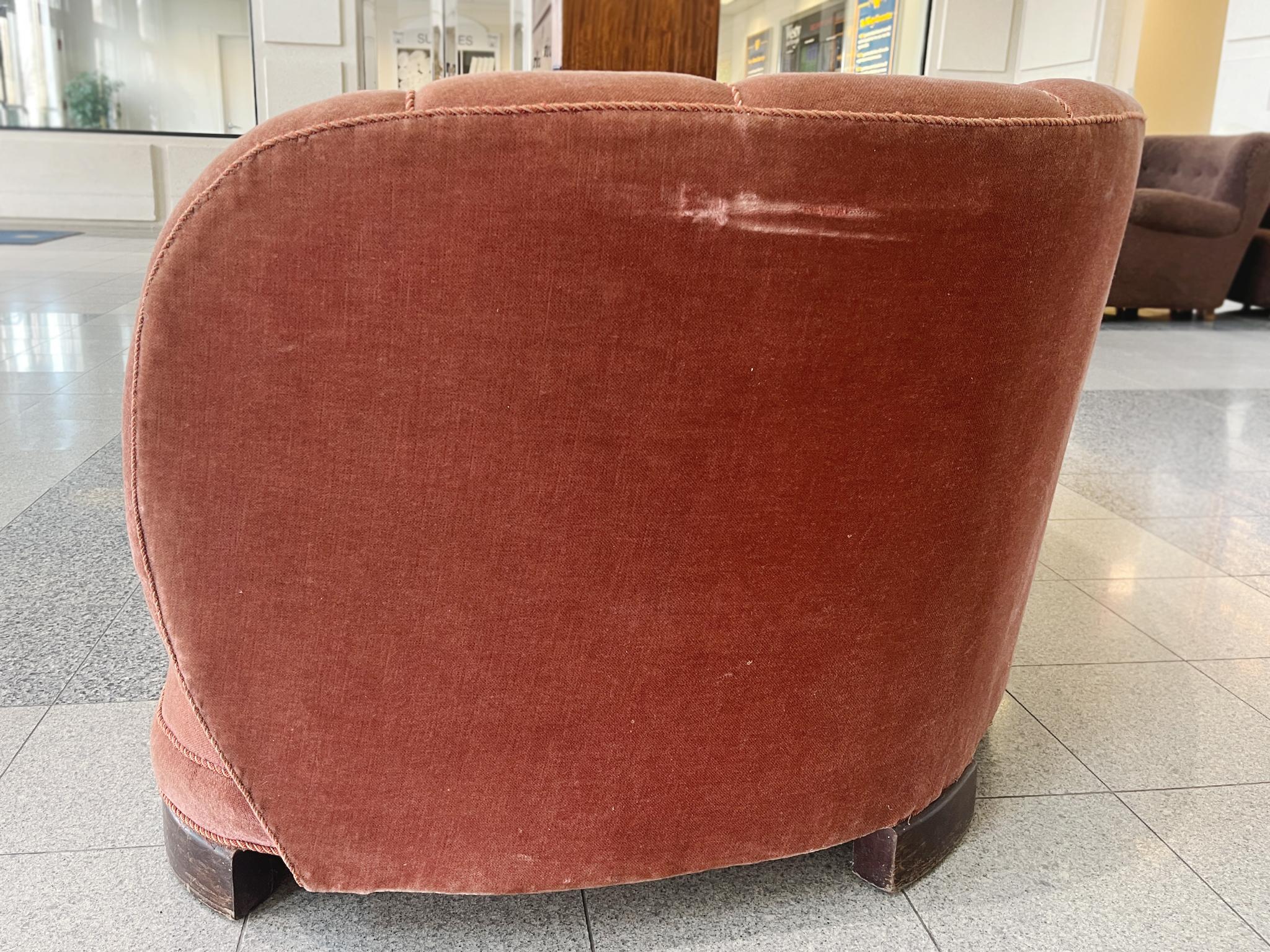 Midcentury Danish Modern Banana Sofa in the Style of Viggo Boesen For Sale 4