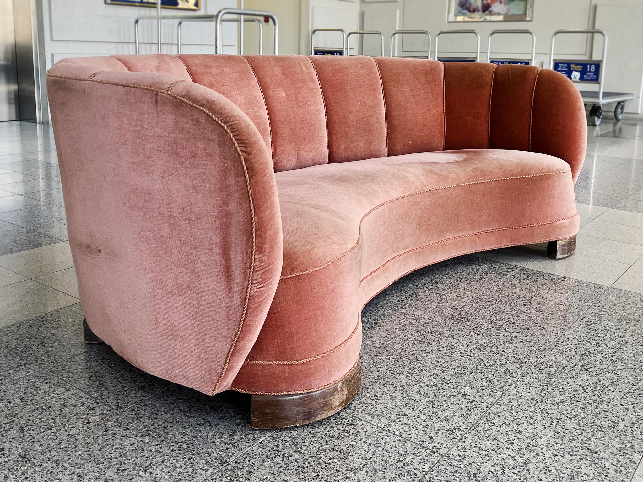 Midcentury Danish Modern Banana Sofa in the Style of Viggo Boesen In Fair Condition For Sale In New York, NY