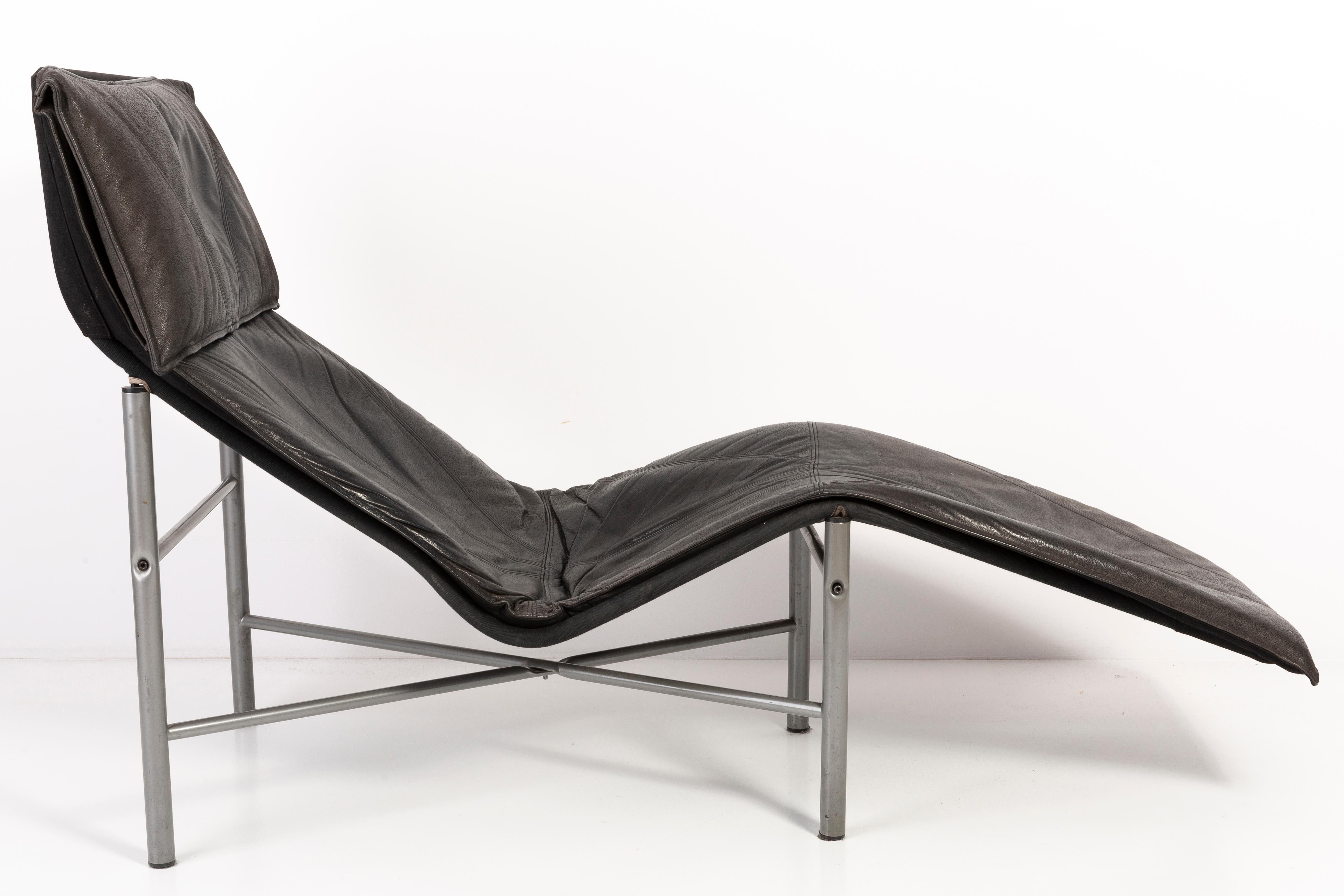 20th Century Midcentury Danish Modern Black Leather Chaise Lounge Chair by Tord Björklund