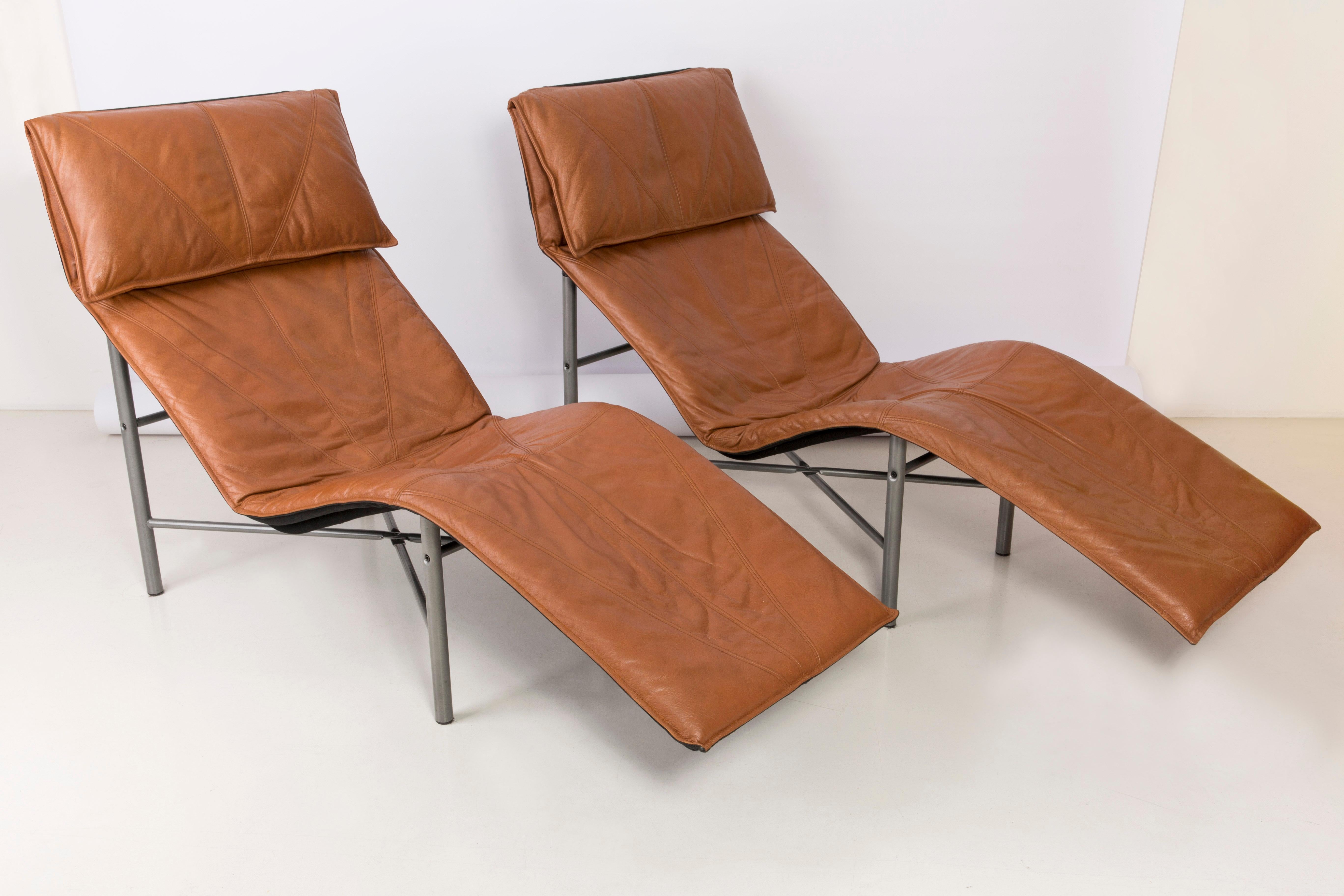 Midcentury Danish Modern Brown Leather Chaise Lounge Chair by Tord Björklund For Sale 1