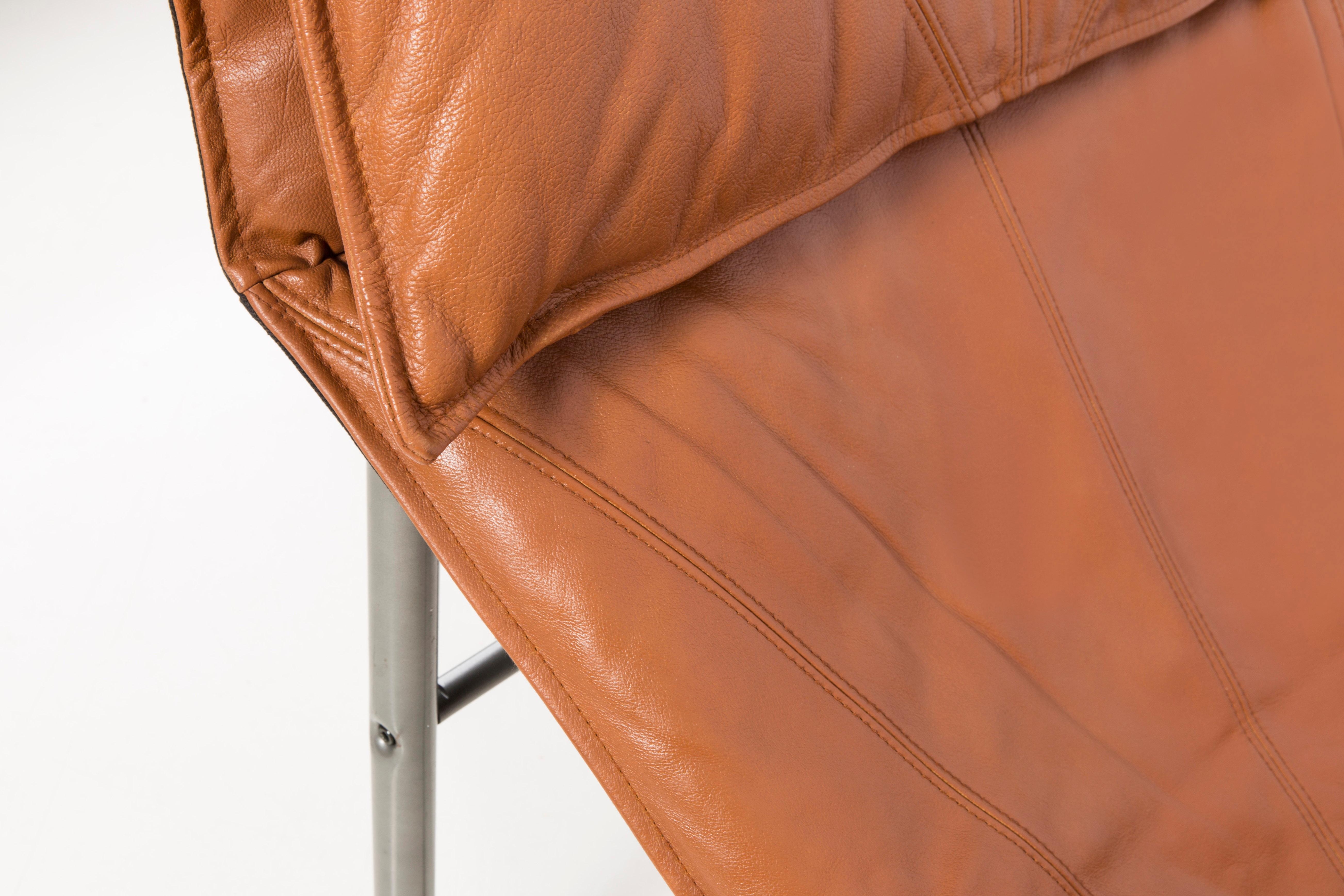 Dänischer moderner Chaiselongue-Sessel aus braunem Leder von Tord Björklund aus der Mitte des Jahrhunderts (20. Jahrhundert) im Angebot