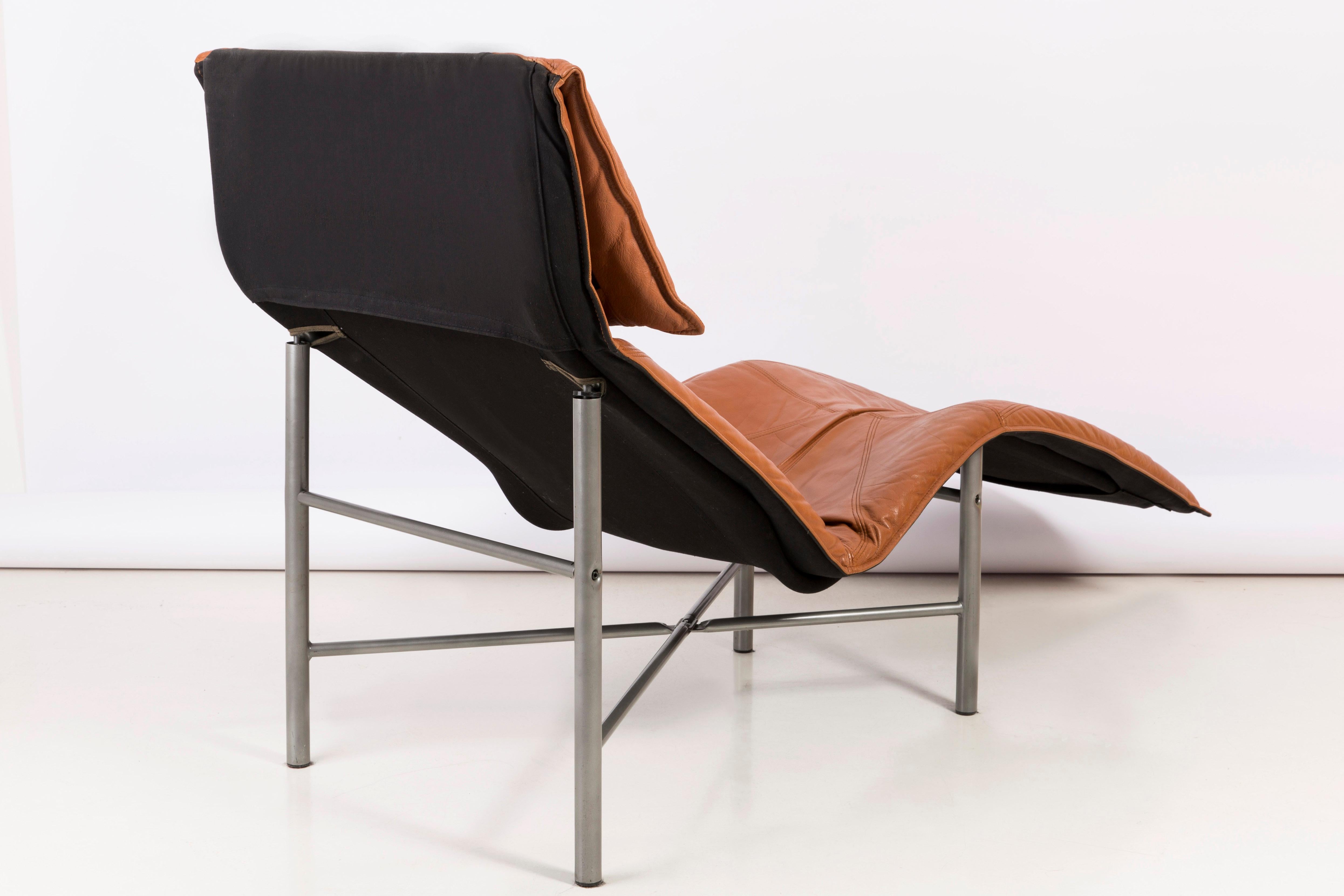 Swedish Midcentury Danish Modern Brown Leather Chaise Lounge Chair by Tord Björklund For Sale