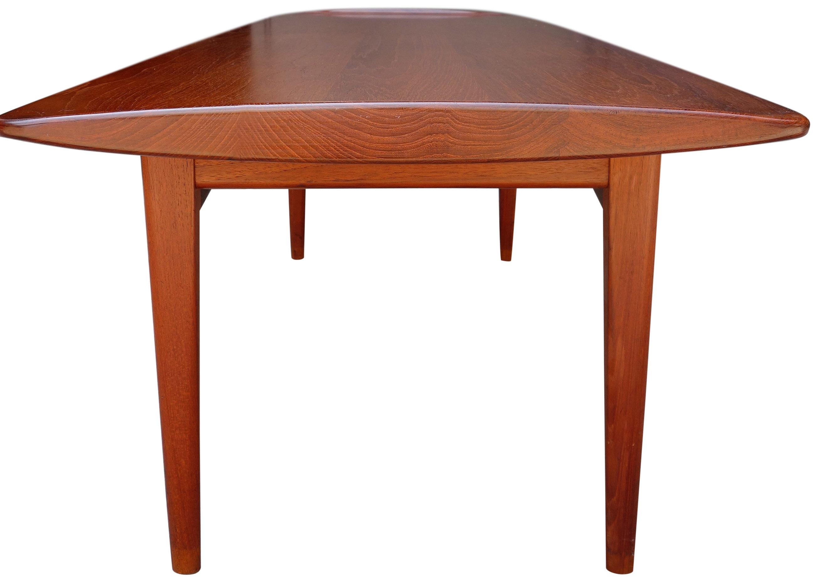 Midcentury Danish Modern Coffee Table by Kindt-Larsen for France and Daverkosen For Sale 1