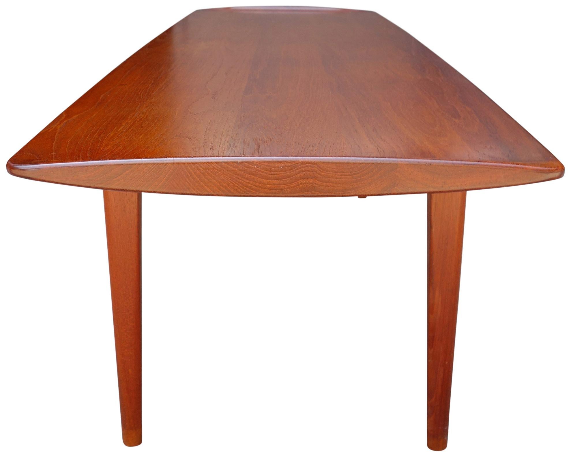 Midcentury Danish Modern Coffee Table by Kindt-Larsen for France and Daverkosen For Sale 2