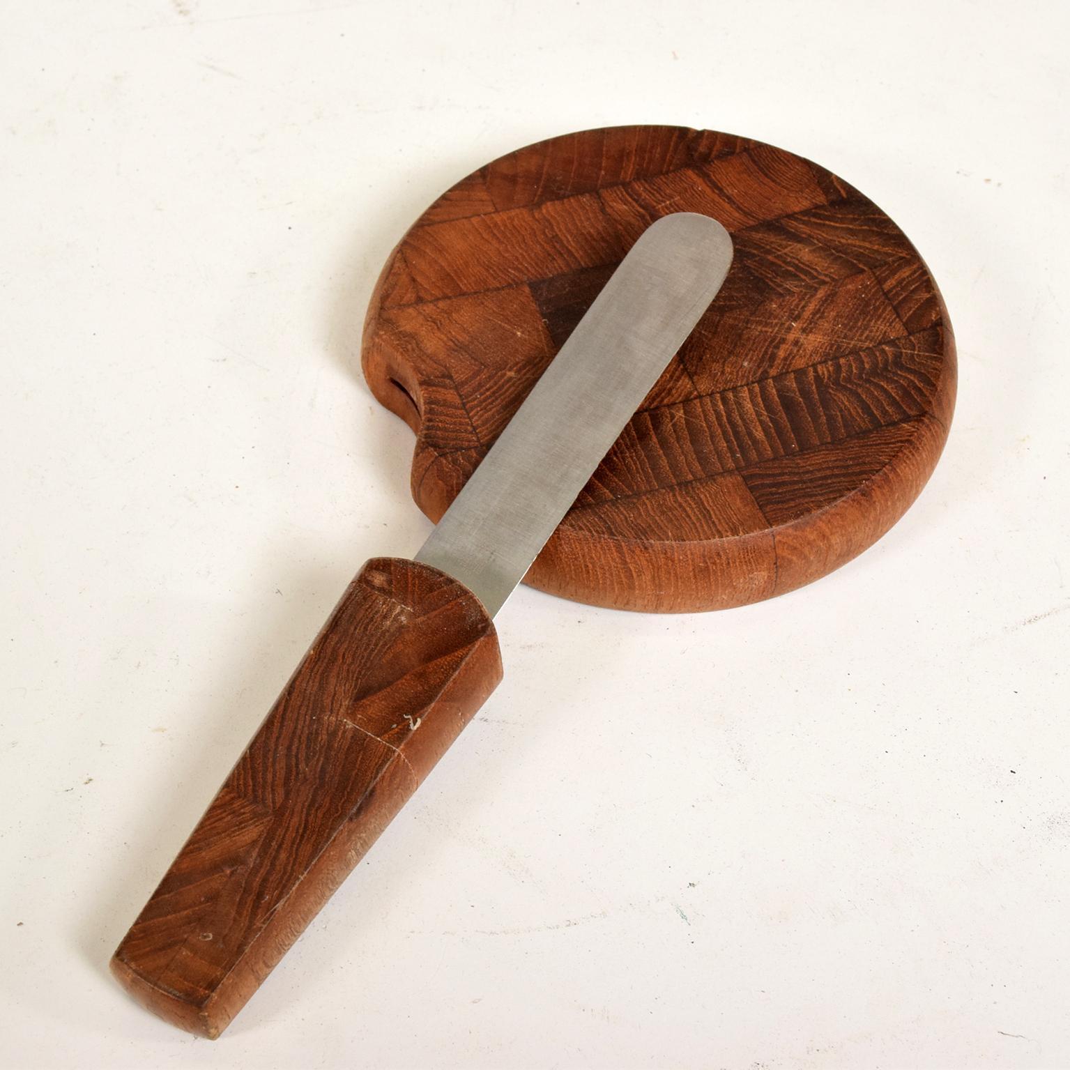 Midcentury Danish Modern Dansk IHQ Jens Quistgaard Teak Cutting Board with Knife 2