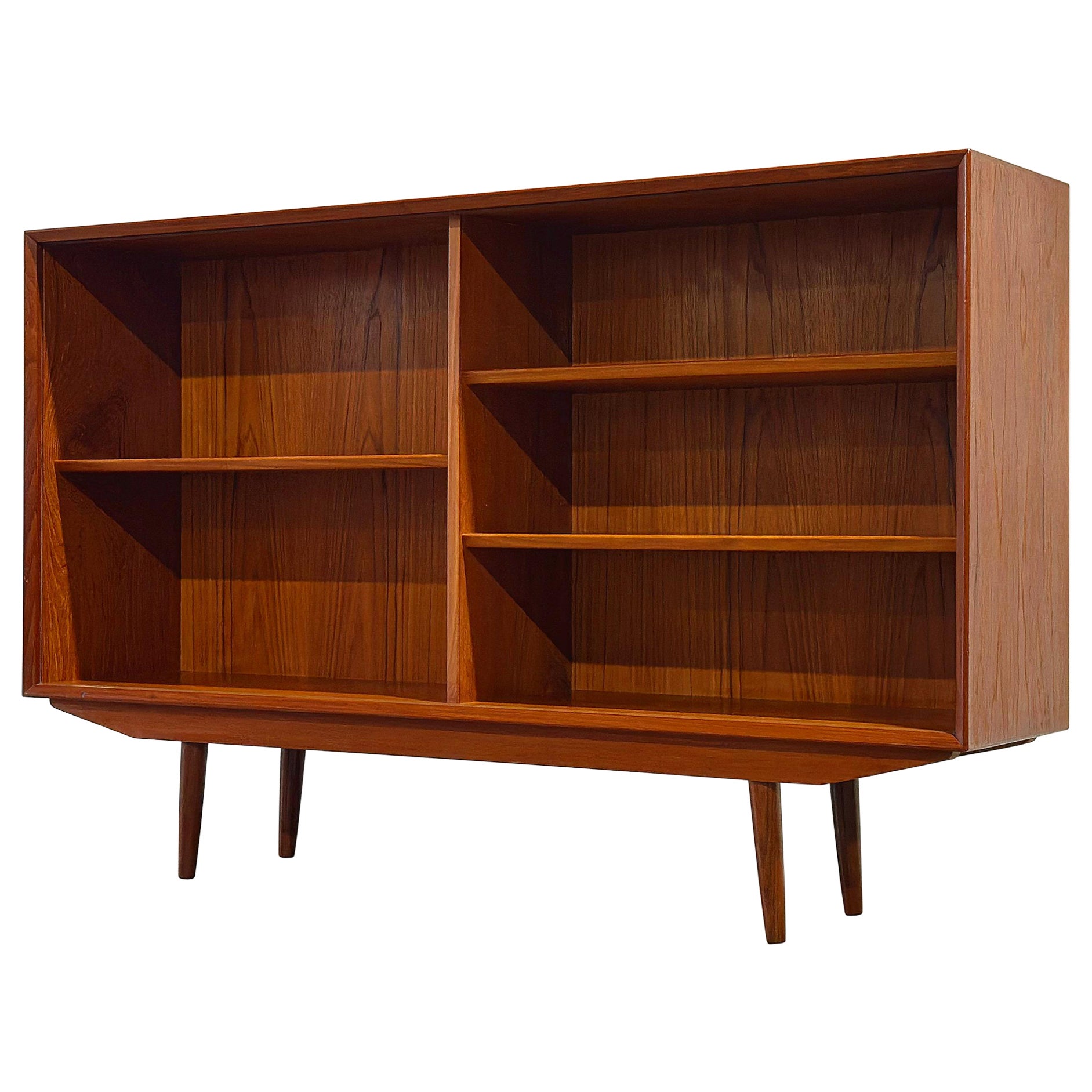 Midcentury Danish Modern Display Cabinet Bookcase - Svend Age Madsen - Falster