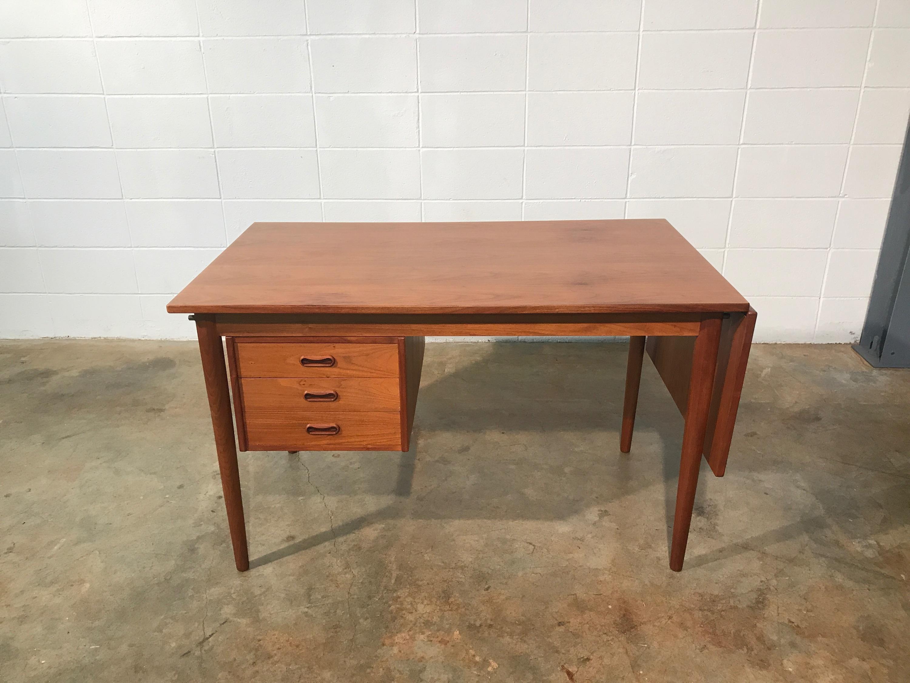 Mid-Century Modern Midcentury Danish Modern Extendable and Reversible Teak Desk by Arne Vodder