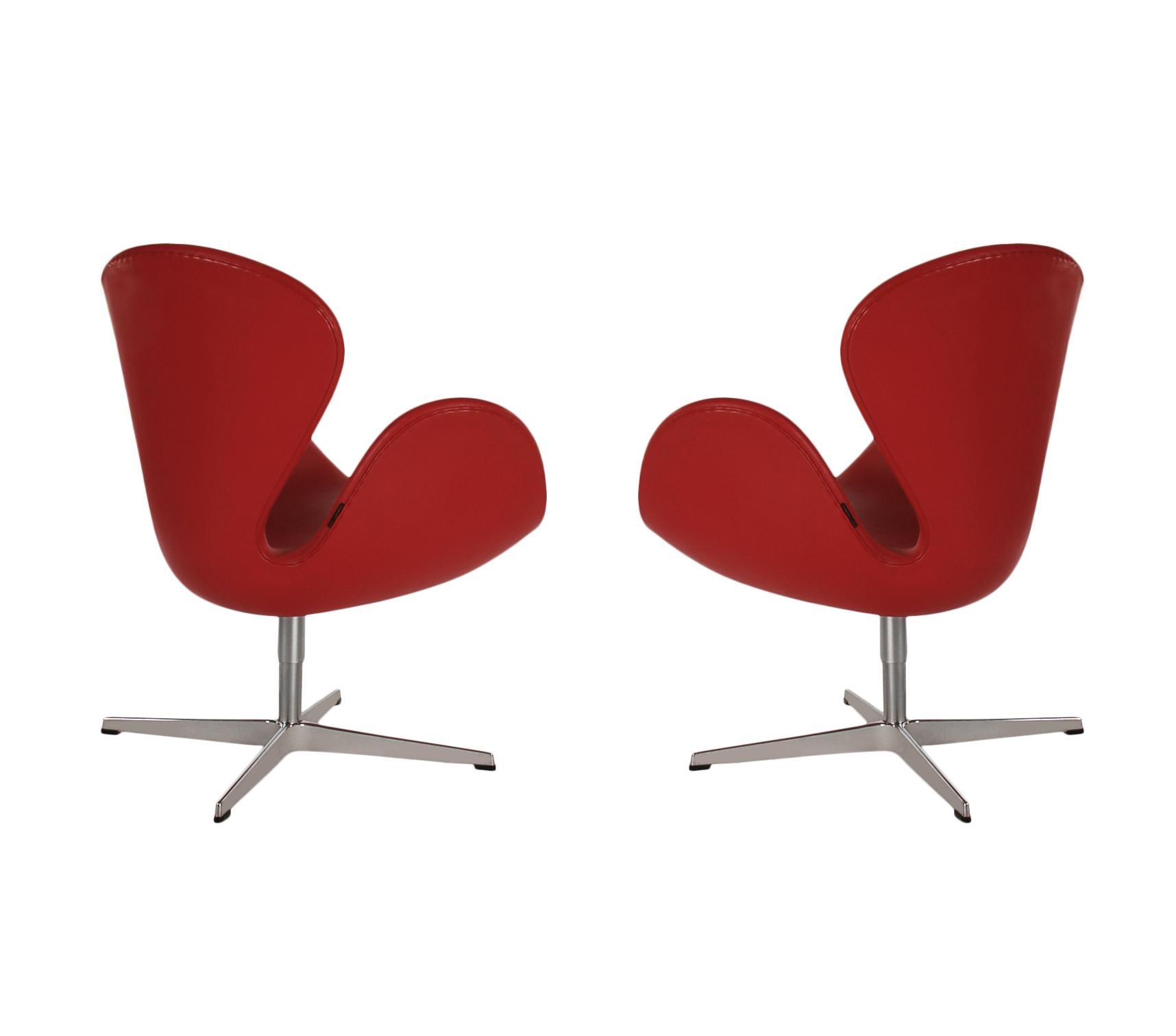 Scandinavian Modern Midcentury Danish Modern Pair of Red Leather Swivel Swan Chairs / Arne Jacobsen