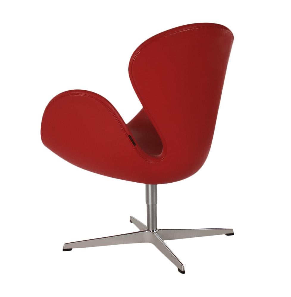 Midcentury Danish Modern Pair of Red Leather Swivel Swan Chairs / Arne Jacobsen 3